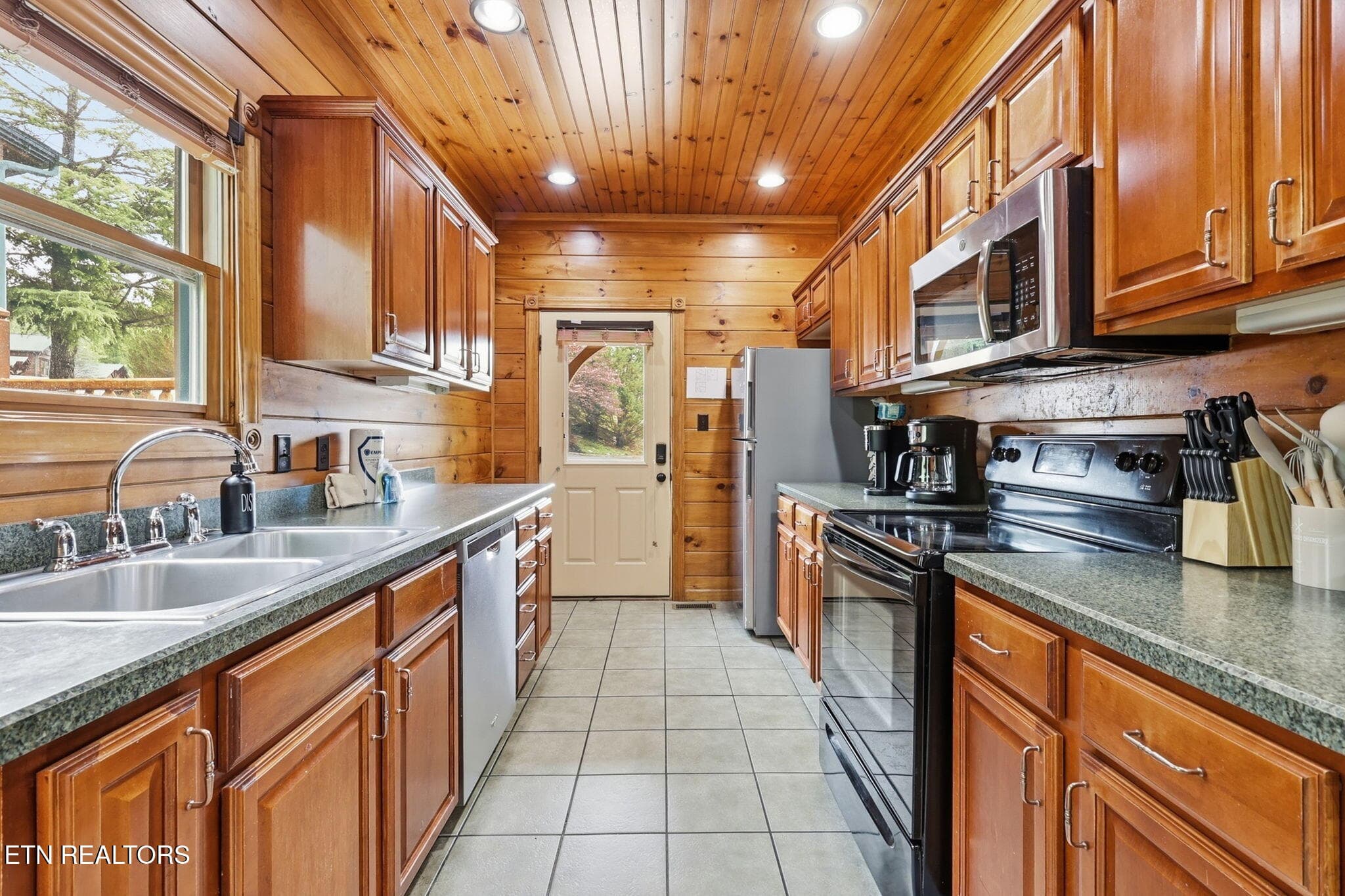 14-web-or-mls-3F1A4813 - 826 Great Smoky Way, Gatlinburg, TN 37738, Gatlinburg