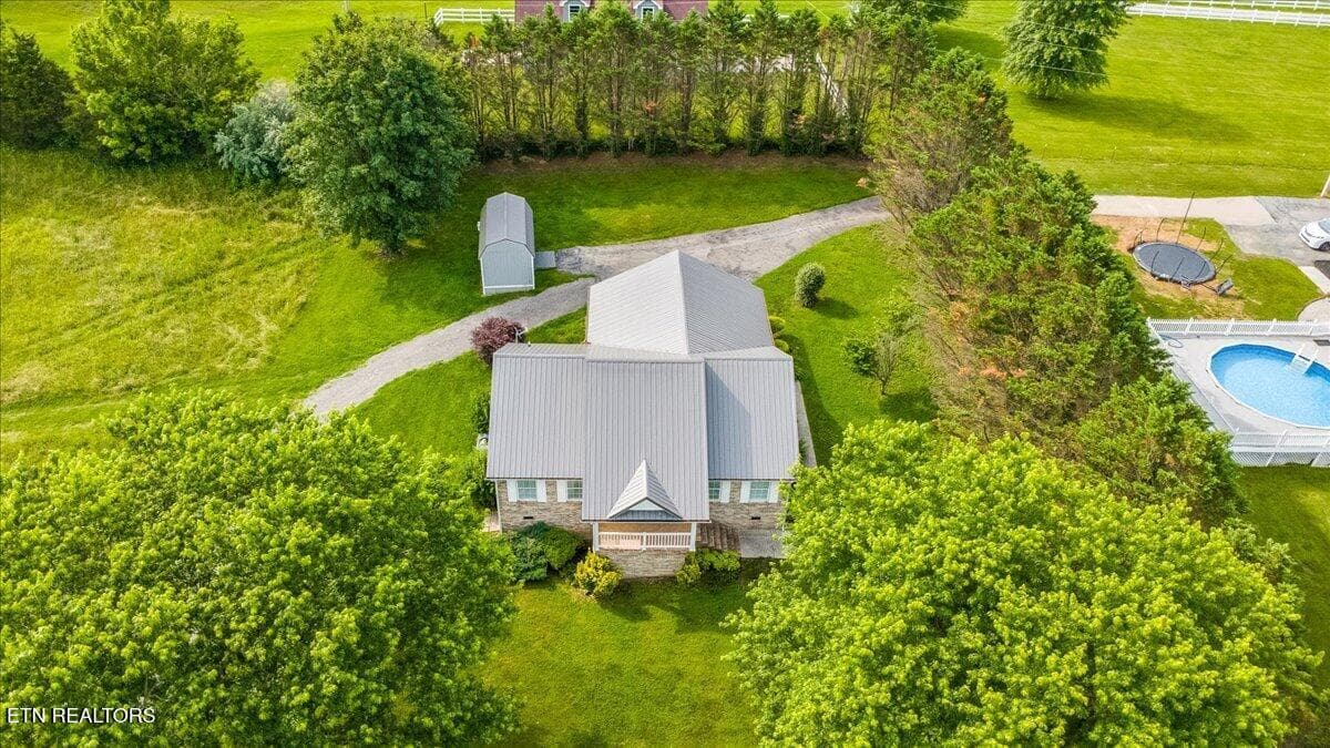 03-819 Island Ford Rd - 819 Island Ford Rd, Jacksboro, TN 37757