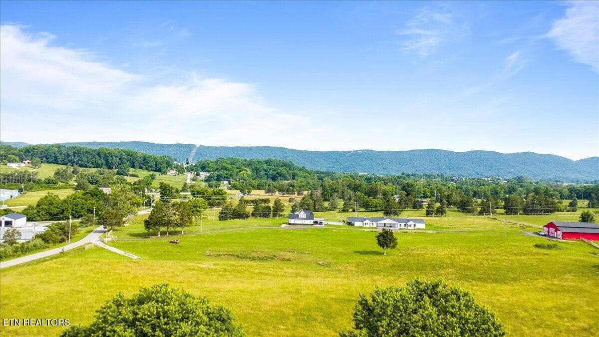 05-819 Island Ford Rd - 819 Island Ford Rd, Jacksboro, TN 37757