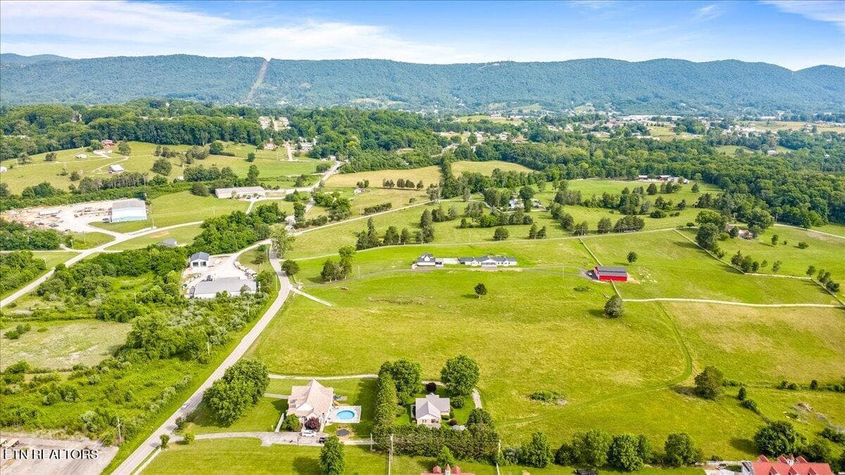 08-819 Island Ford Rd - 819 Island Ford Rd, Jacksboro, TN 37757