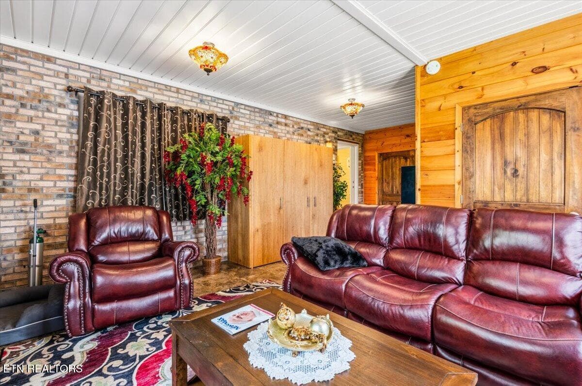 11-819 Island Ford Rd - 819 Island Ford Rd, Jacksboro, TN 37757