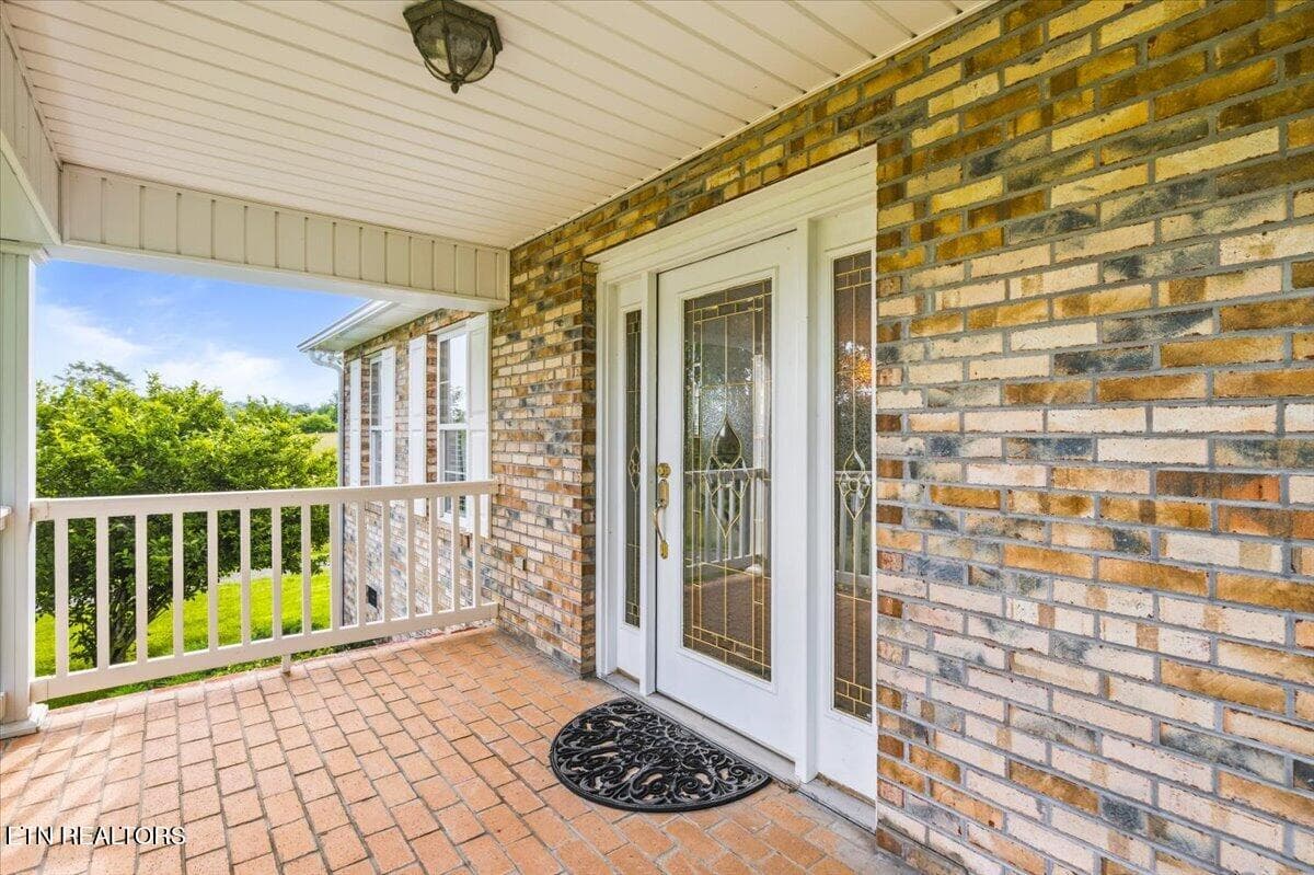 46-819 Island Ford Rd - 819 Island Ford Rd, Jacksboro, TN 37757