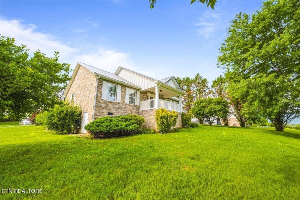 50-819 Island Ford Rd - 819 Island Ford Rd, Jacksboro, TN 37757