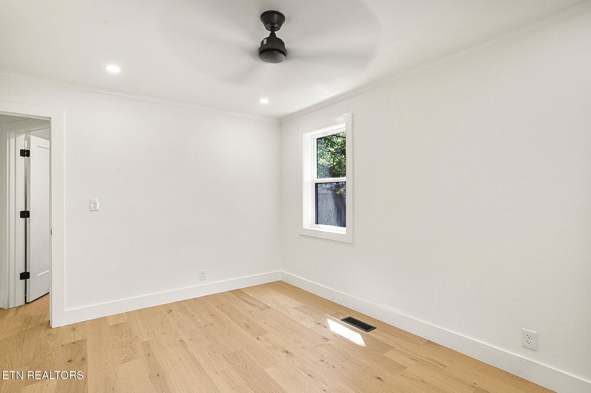 bed 3 - 1230 Ardee Ave, Nashville, TN 37216