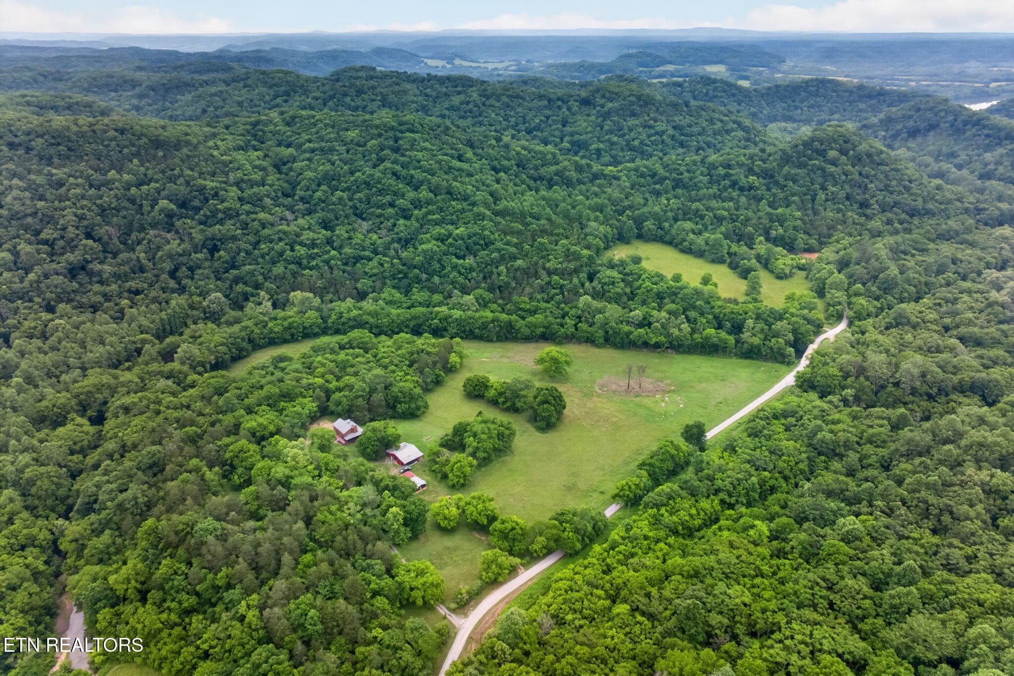 52-web-or-mls-8029-brimstone-creek-rd - 8029 Brimstone Creek Rd, Whitleyville, TN 38588