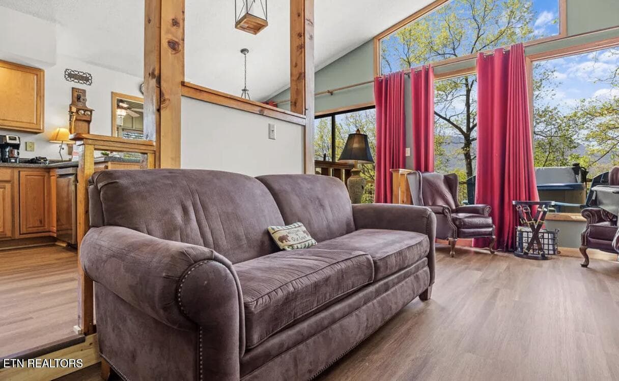 20250606014614329409000000-o - 725 Sunshine Tr, Gatlinburg, TN 37738, Gatlinburg