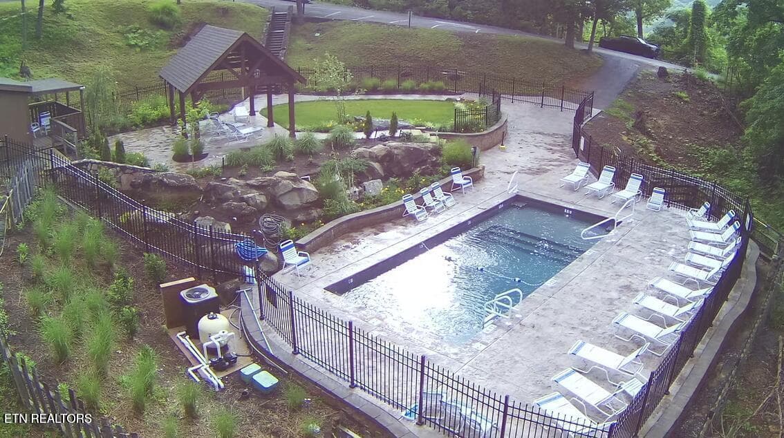 20250606014713142257000000-o - 725 Sunshine Tr, Gatlinburg, TN 37738, Gatlinburg