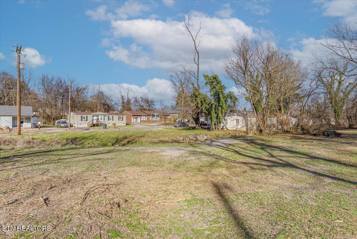 26-Clearing A3 - 4004 Catalpa Ave, Knoxville, TN 37914, Knoxville