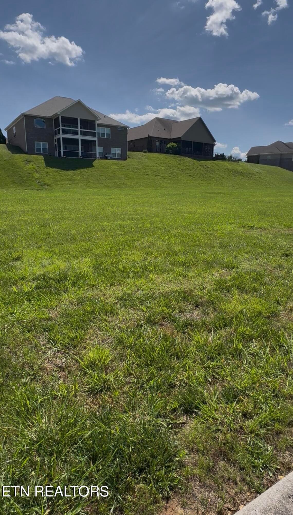 562 Charleston, Loudon, TN 37774
