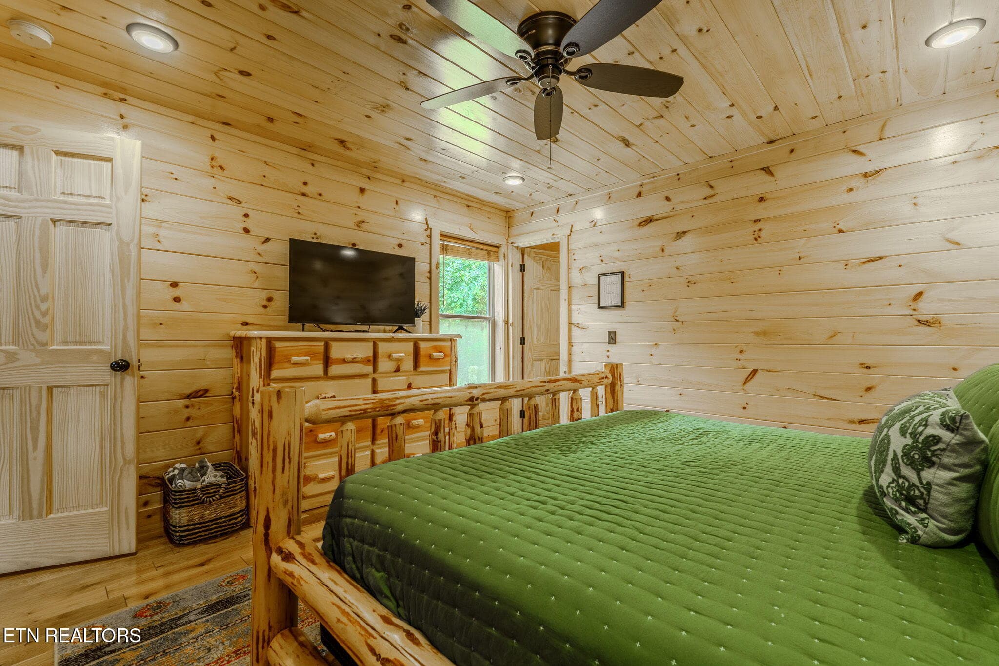 3-web-or-mls-_DSC9092-HDR - 3606 Parkland Way, Gatlinburg, TN 37738, Gatlinburg