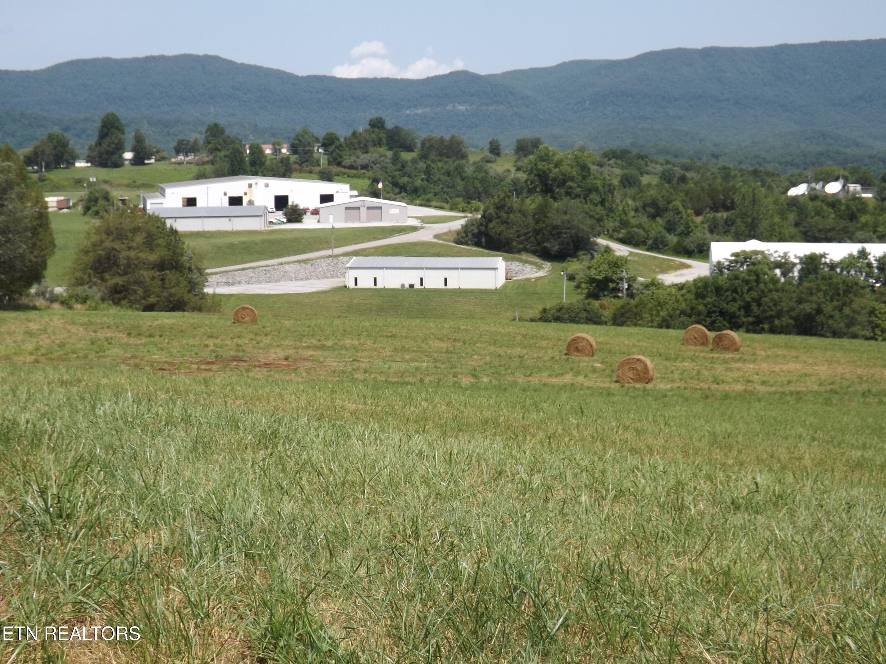 000 FORGE RIDGE Rd, Harrogate, TN 37752