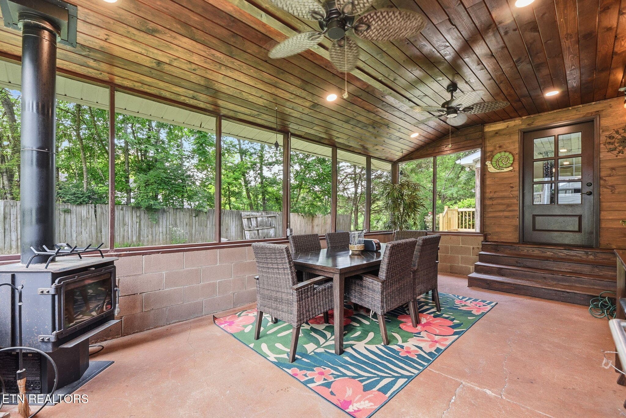 Emerald Heath - Enclosed Retreat - 7219 Emerald Heath Rd, Powell, TN 37849