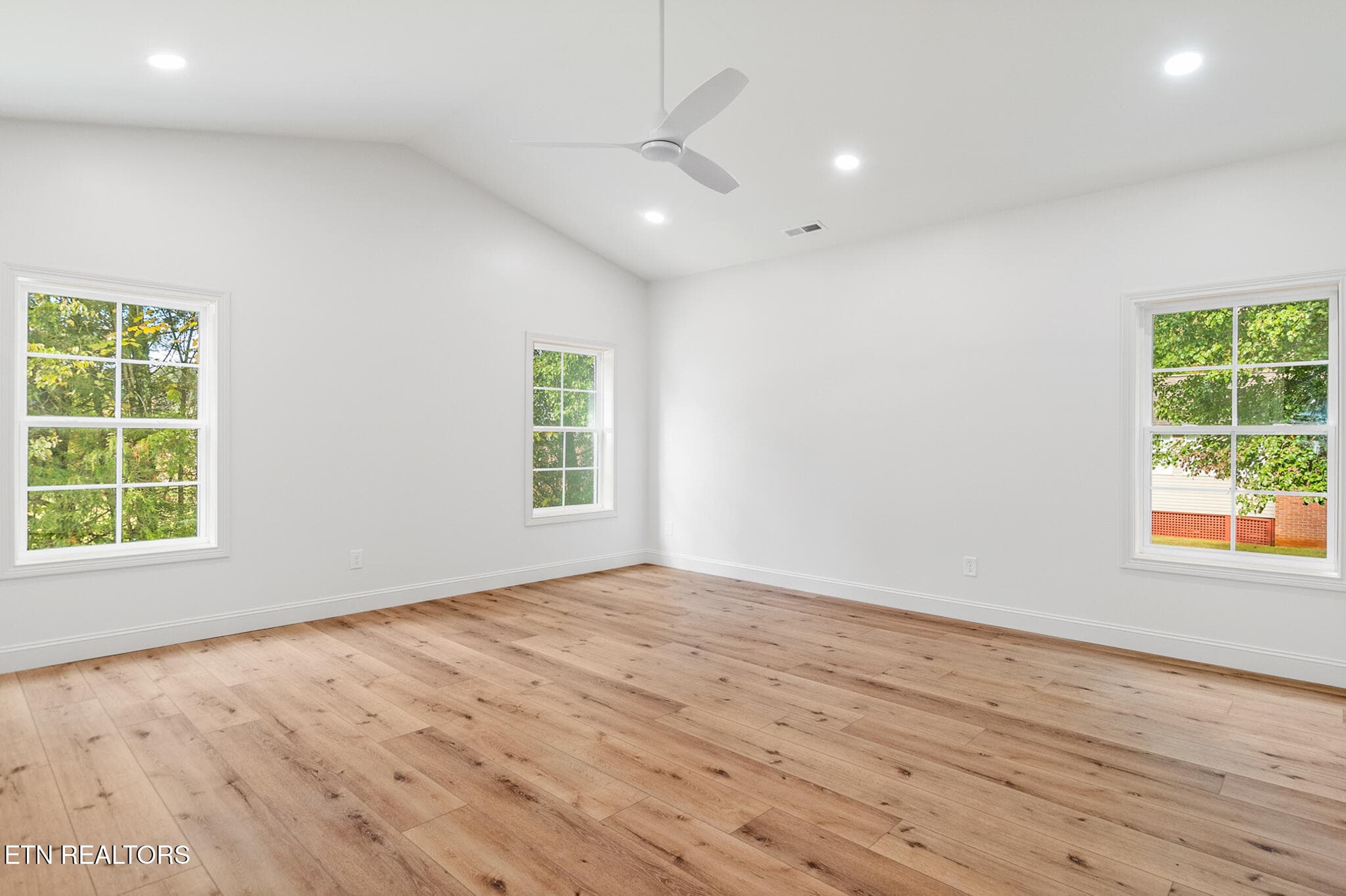 Master Bedroom - 111 Alpine Drive, Clinton, TN 37716