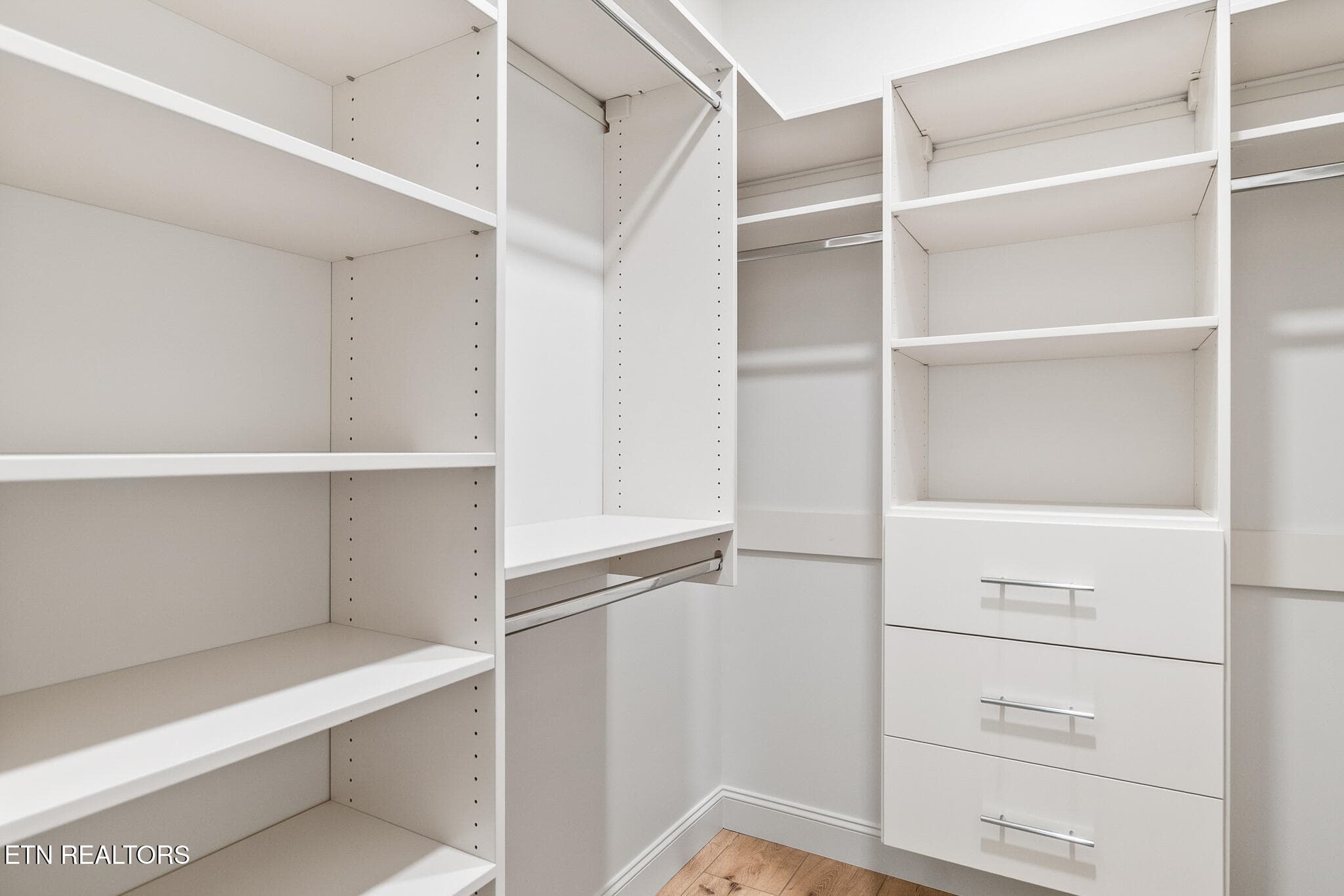 Master Closet - 111 Alpine Drive, Clinton, TN 37716