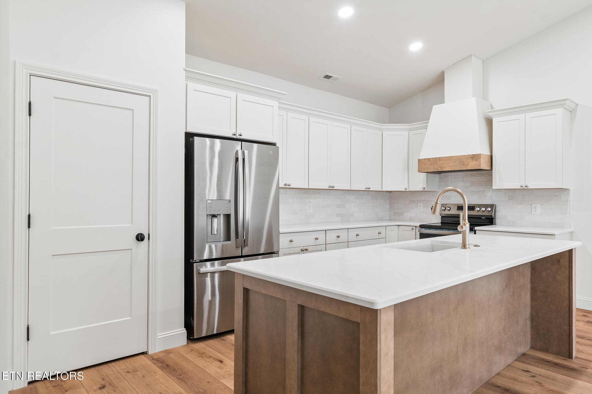 Kitchen - 111 Alpine Drive, Clinton, TN 37716