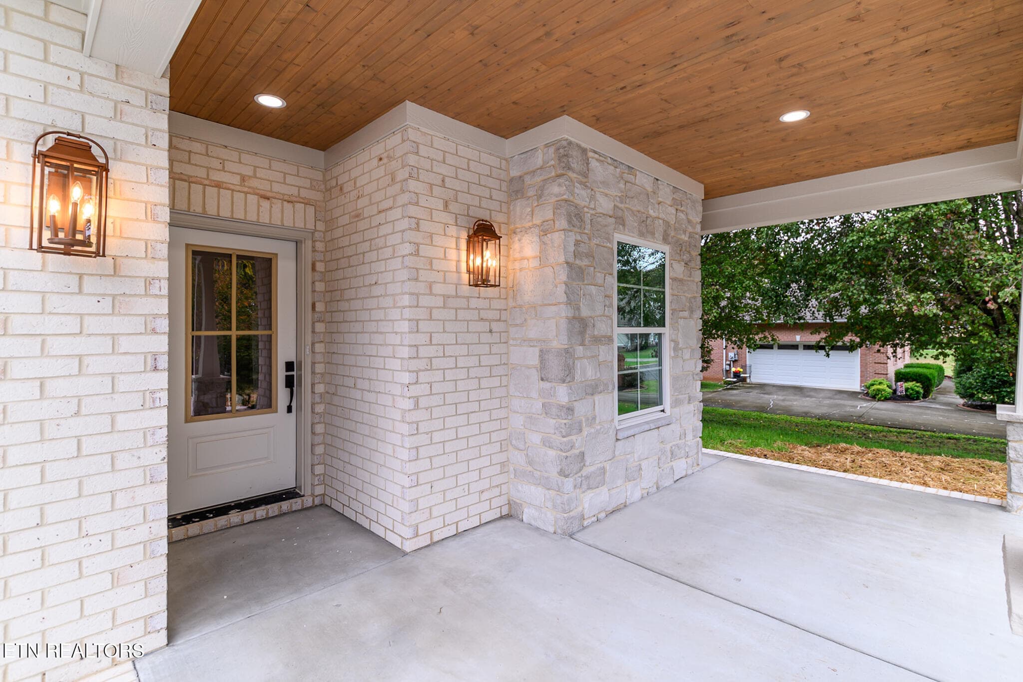 Entry - 111 Alpine Drive, Clinton, TN 37716