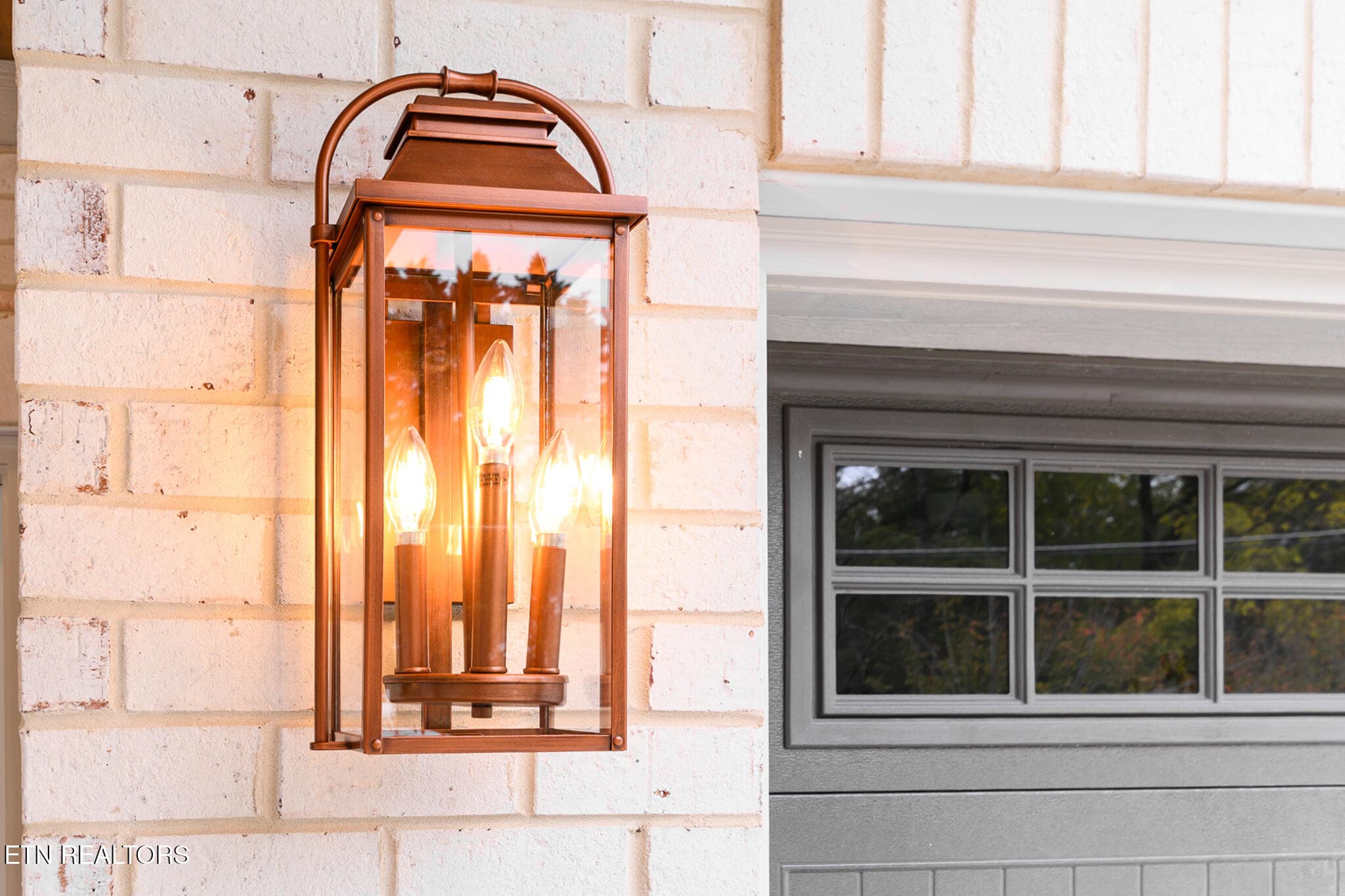 Outdoor lighting - 111 Alpine Drive, Clinton, TN 37716