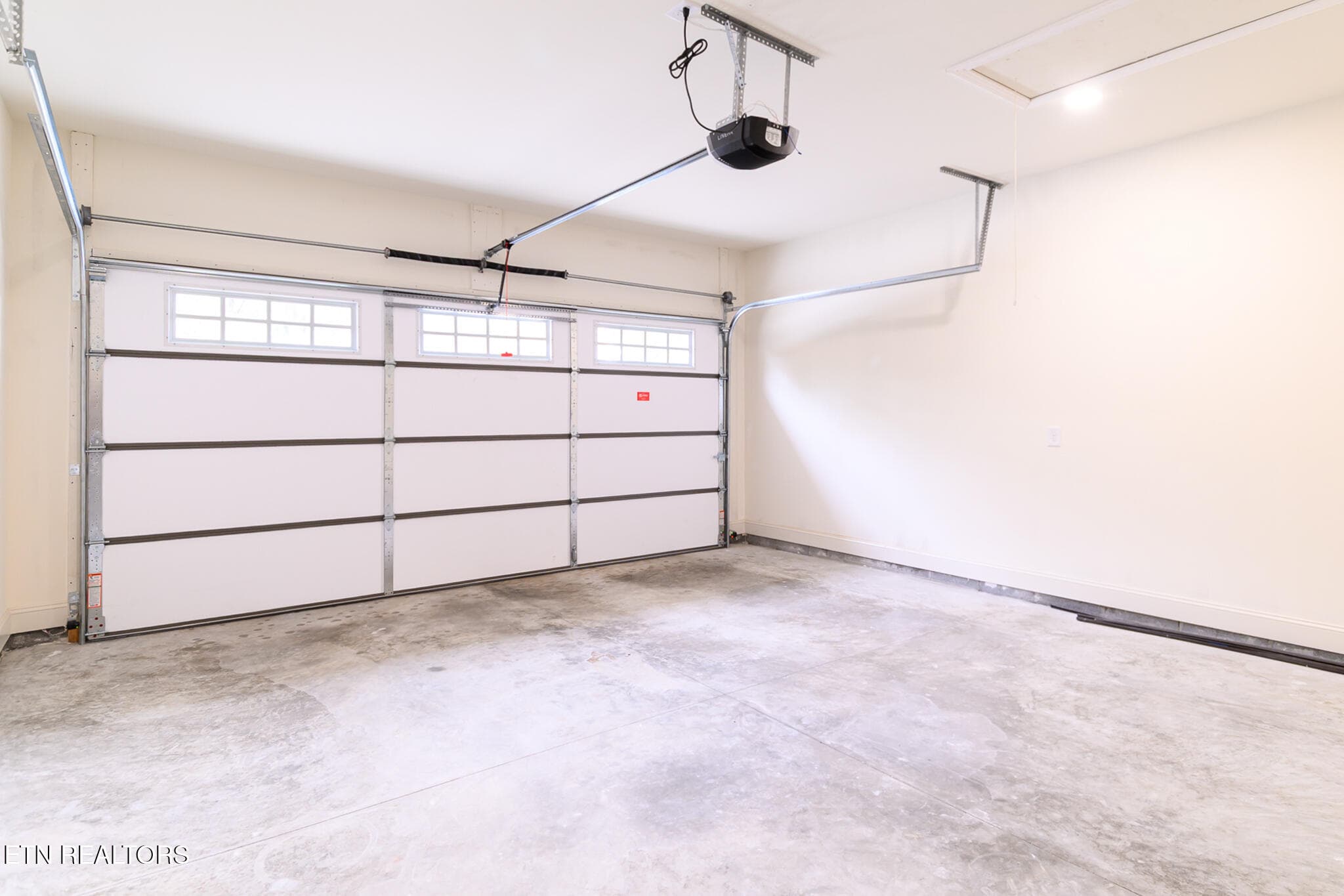 quiet garage door opener - 111 Alpine Drive, Clinton, TN 37716