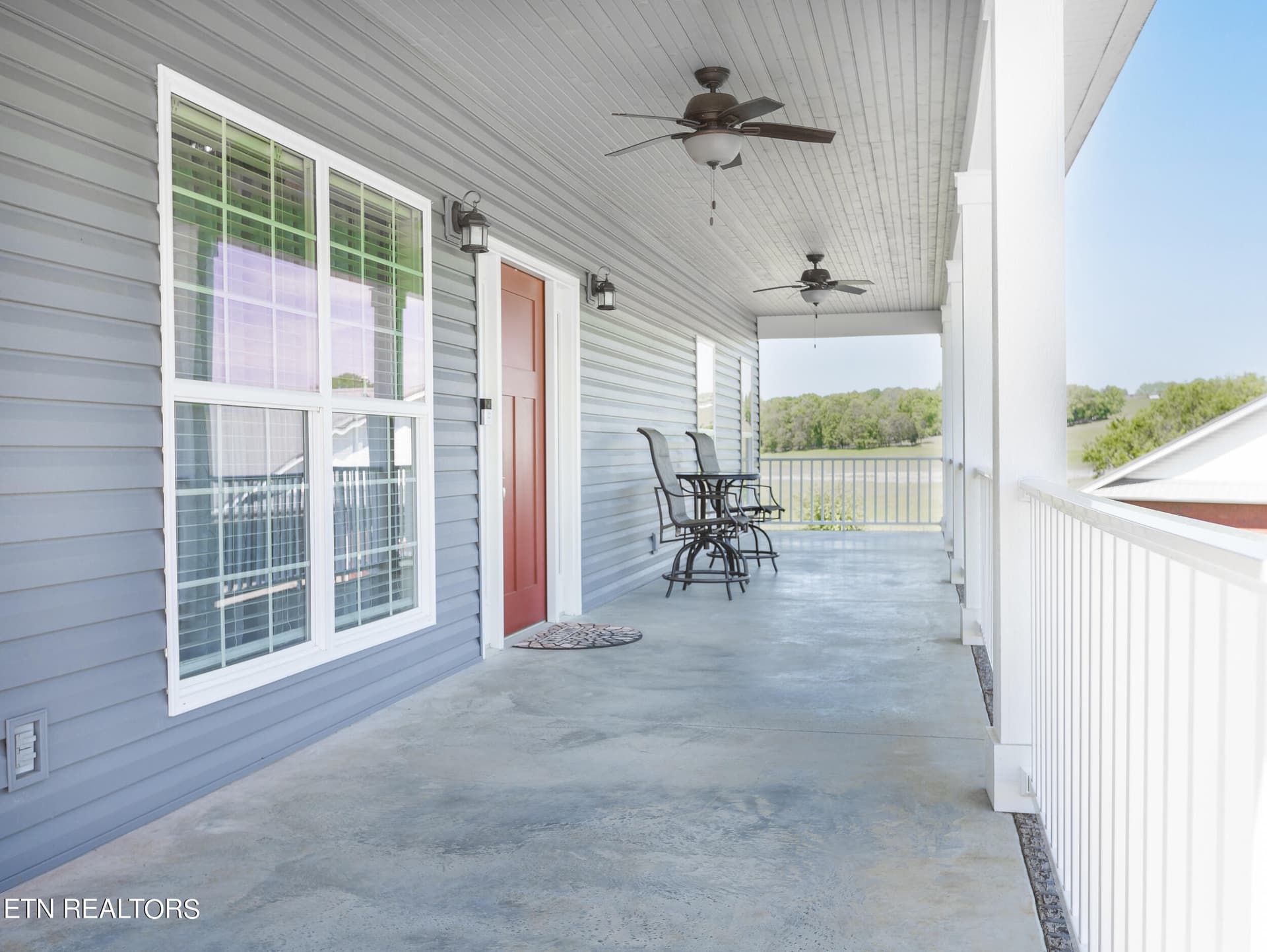 Deep Front Porch - 158 Old Hickory Circle, Madisonville, TN 37354