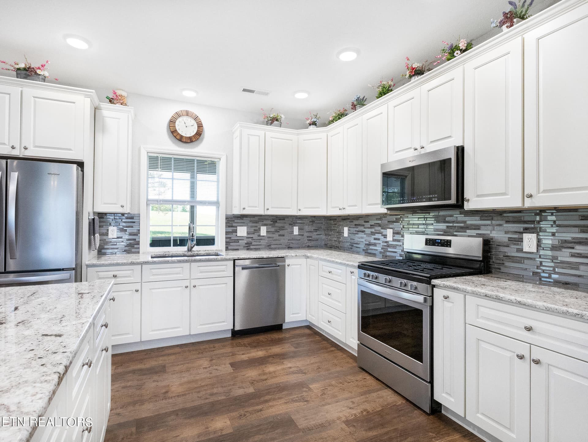 Kitchen - 158 Old Hickory Circle, Madisonville, TN 37354