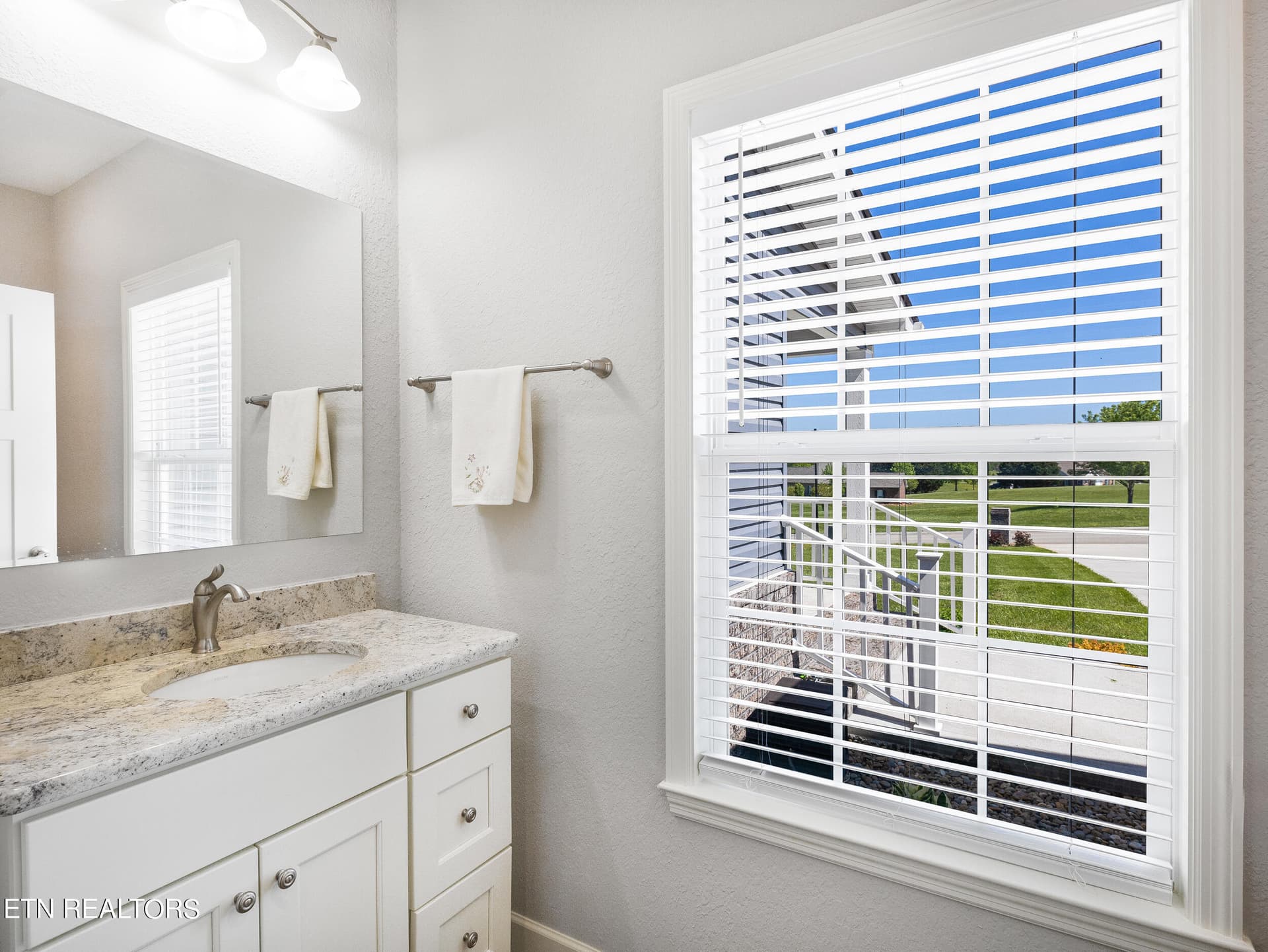 Guest Bath - 158 Old Hickory Circle, Madisonville, TN 37354