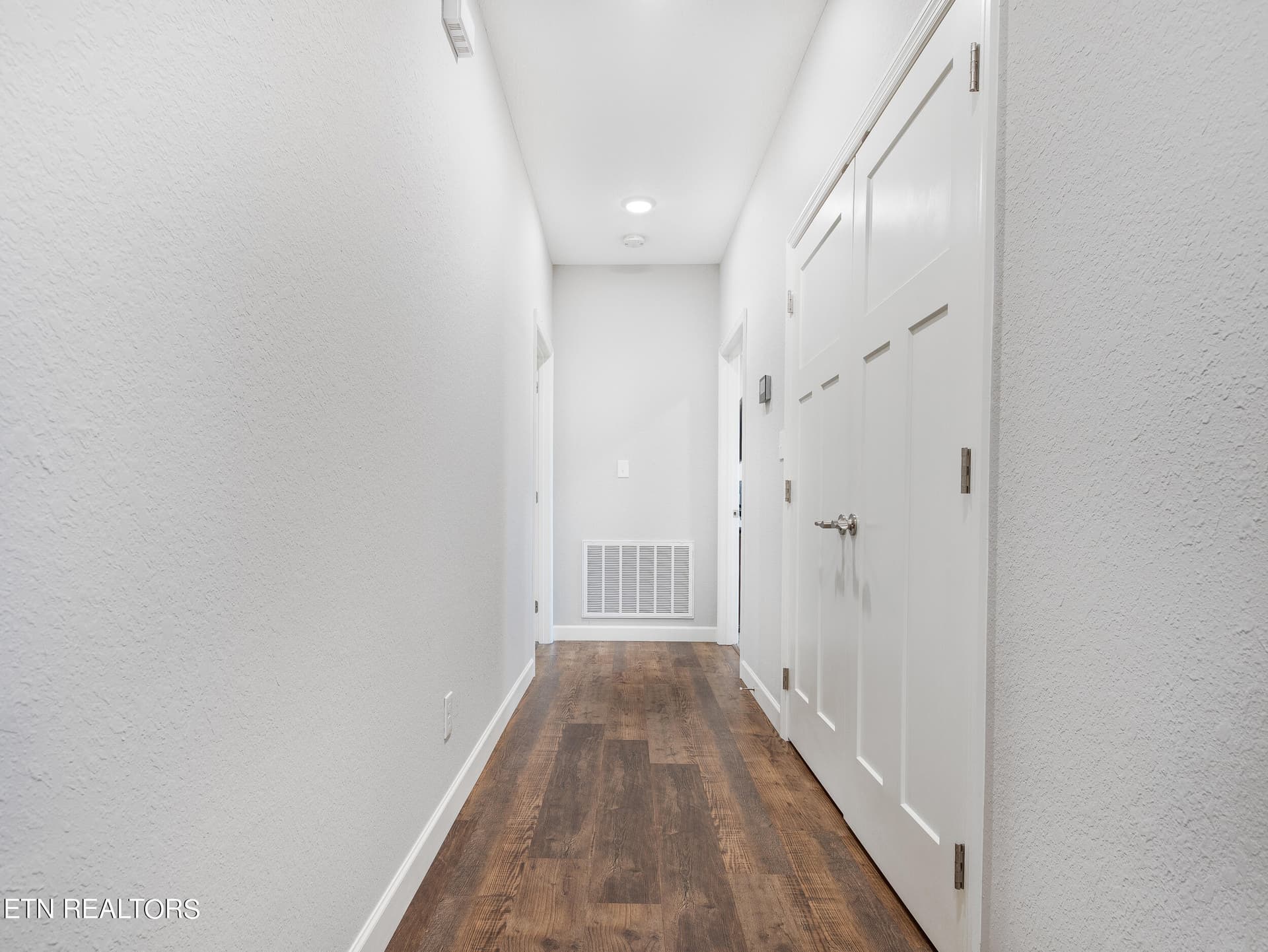 Hall Leading to BR's - 158 Old Hickory Circle, Madisonville, TN 37354