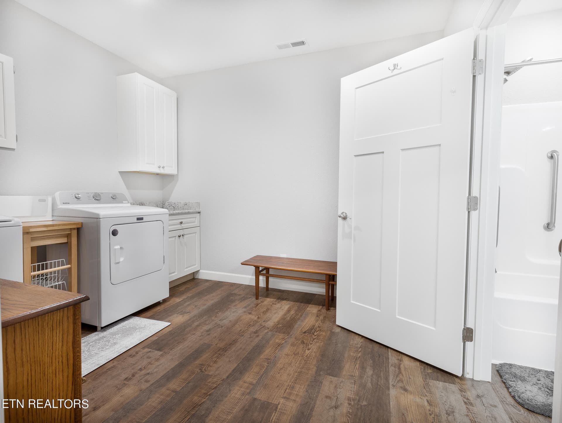 Full BA and Laundry - 158 Old Hickory Circle, Madisonville, TN 37354
