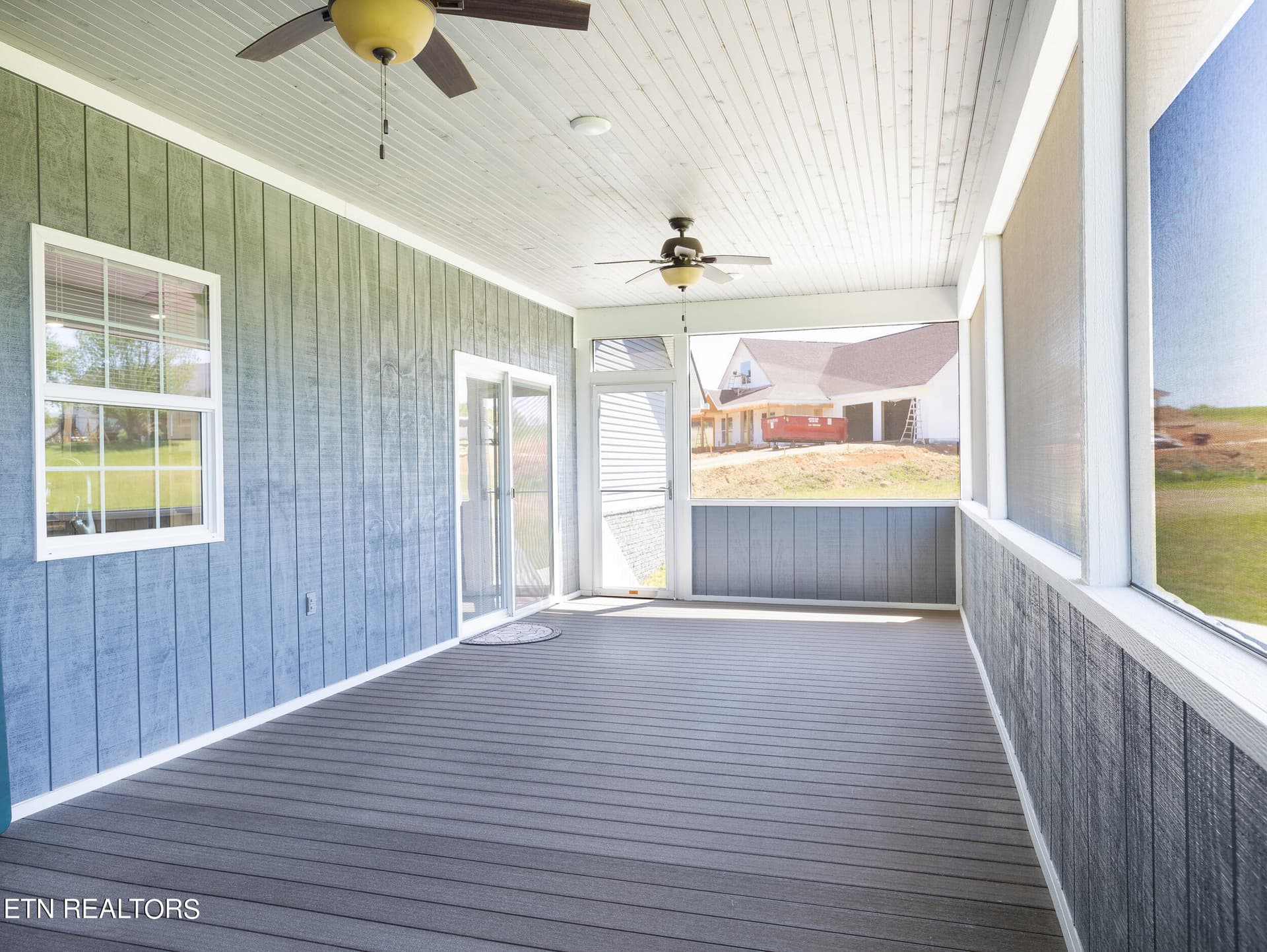 Screened Porch - 158 Old Hickory Circle, Madisonville, TN 37354