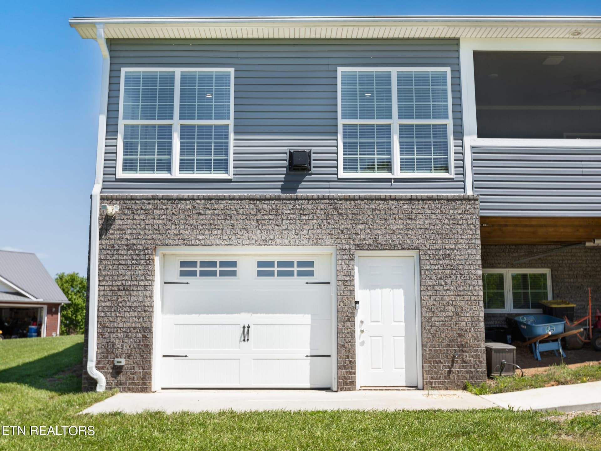 Basement Garage - 158 Old Hickory Circle, Madisonville, TN 37354