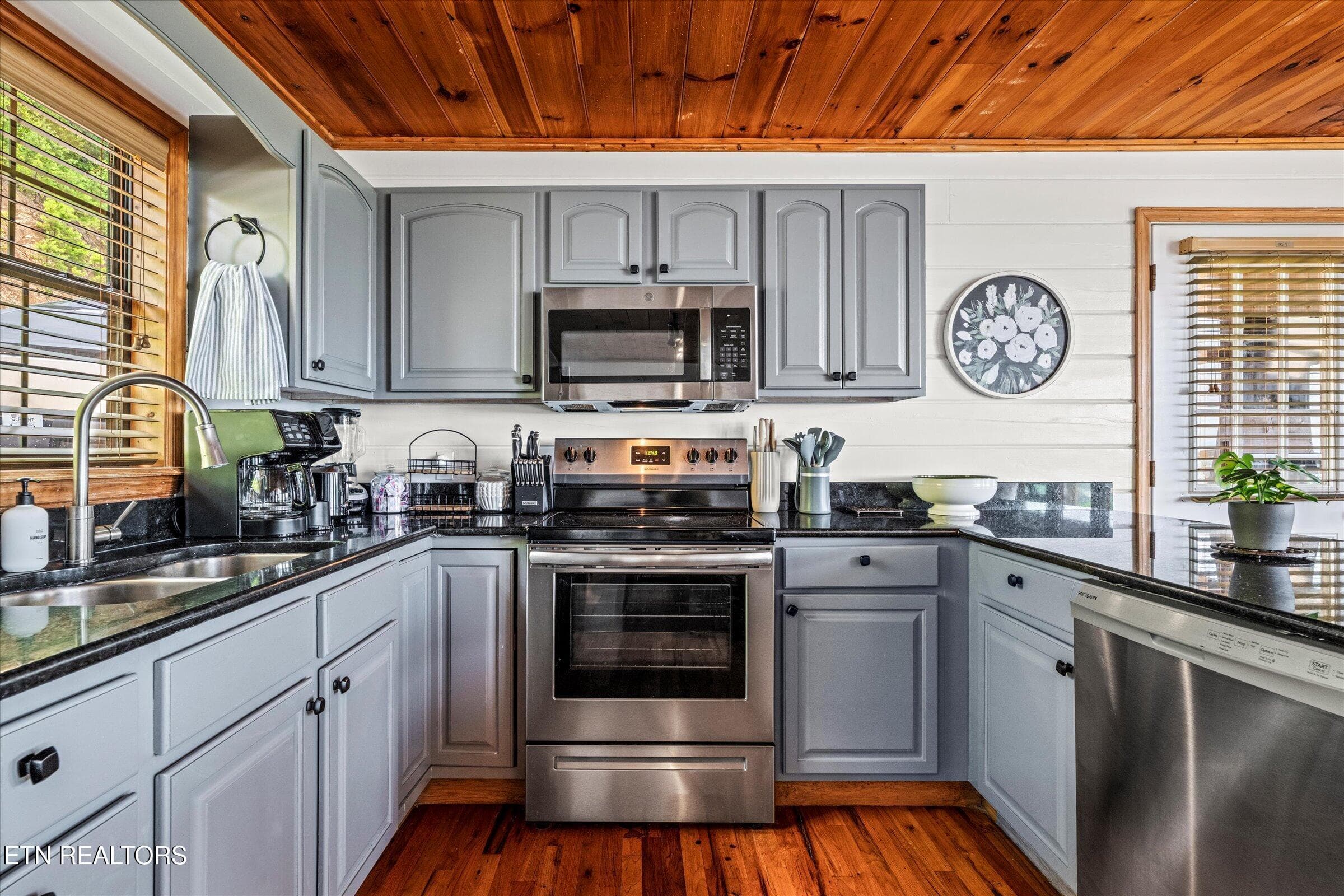 025-Z8C_3653 - 1578 Bears Den Way, Sevierville, TN 37862