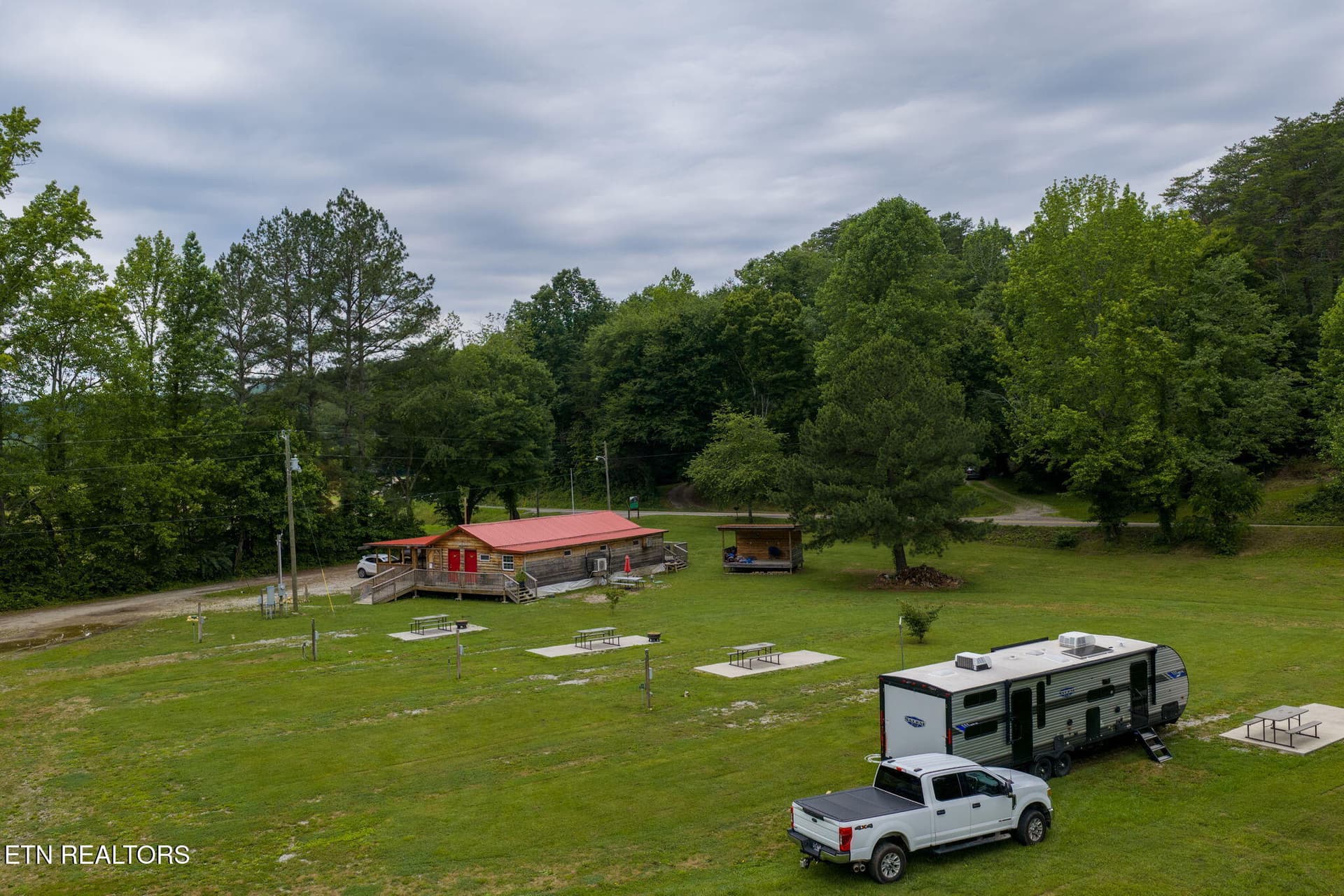homesandvideos-667 - 13431 New Highway 68, Tellico Plains, TN 37385