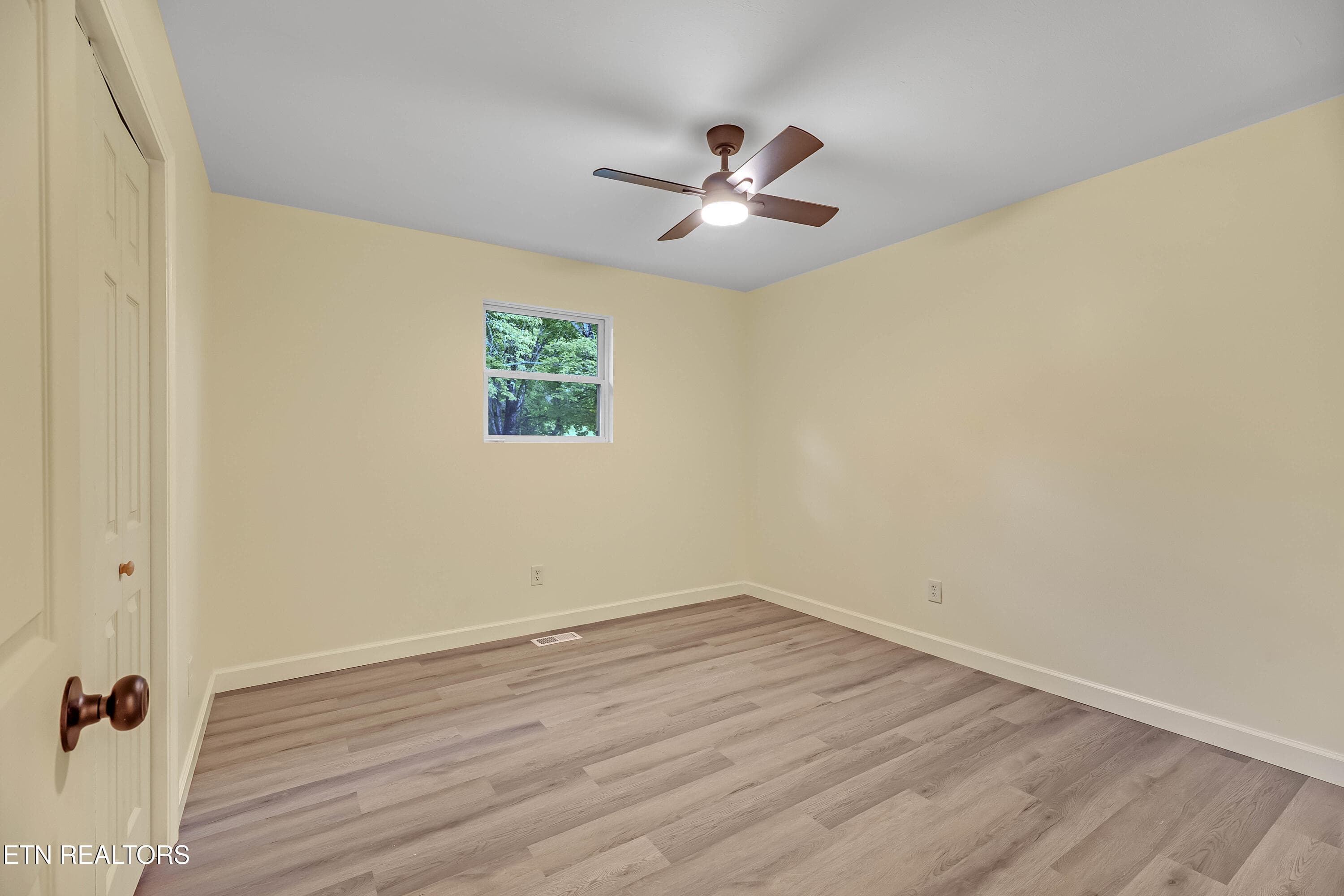 1st guest bedroom - 5160 Indian Warpath Rd, Maryville, TN 37803