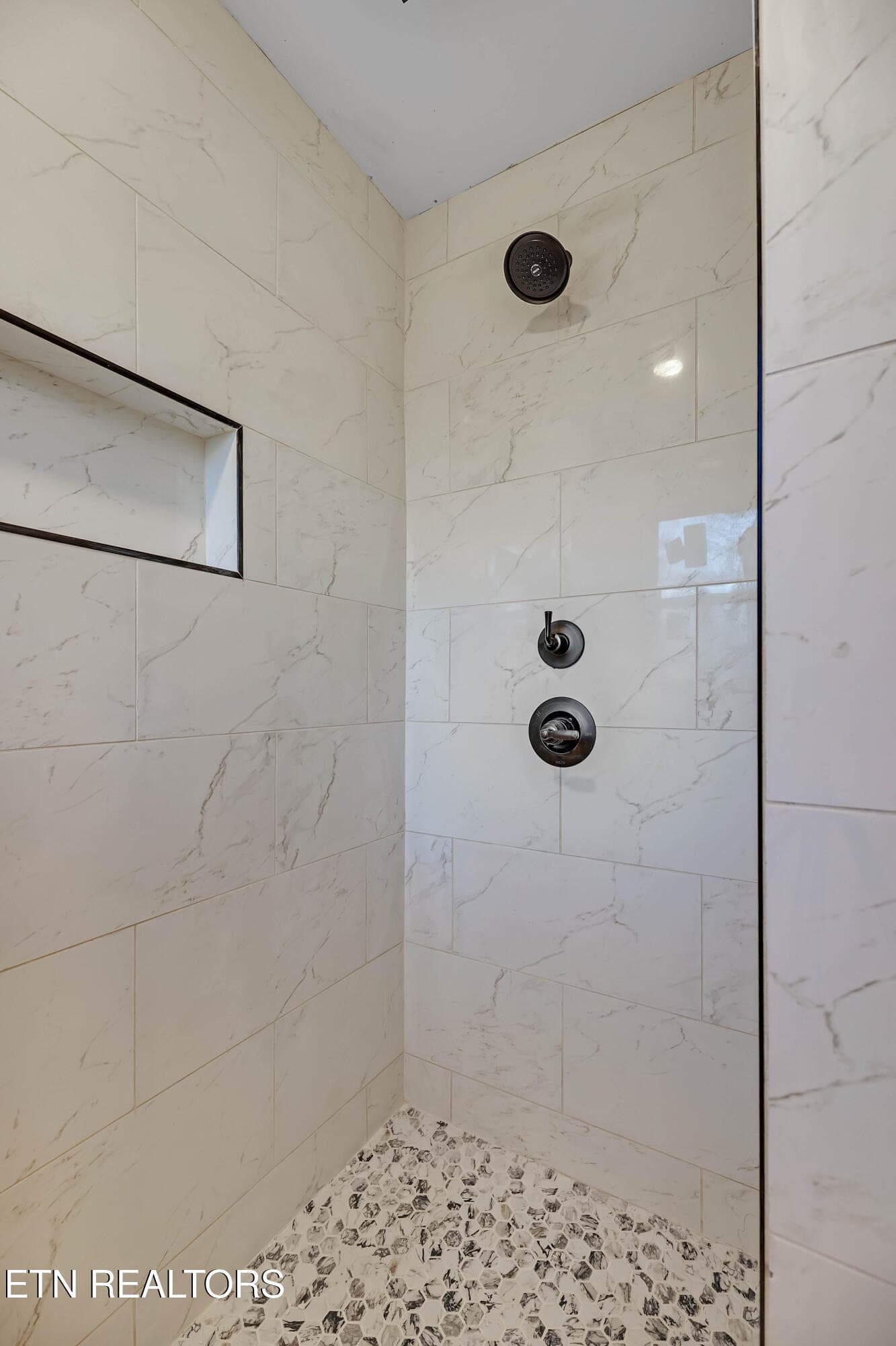 Stunning tile shower - 5160 Indian Warpath Rd, Maryville, TN 37803