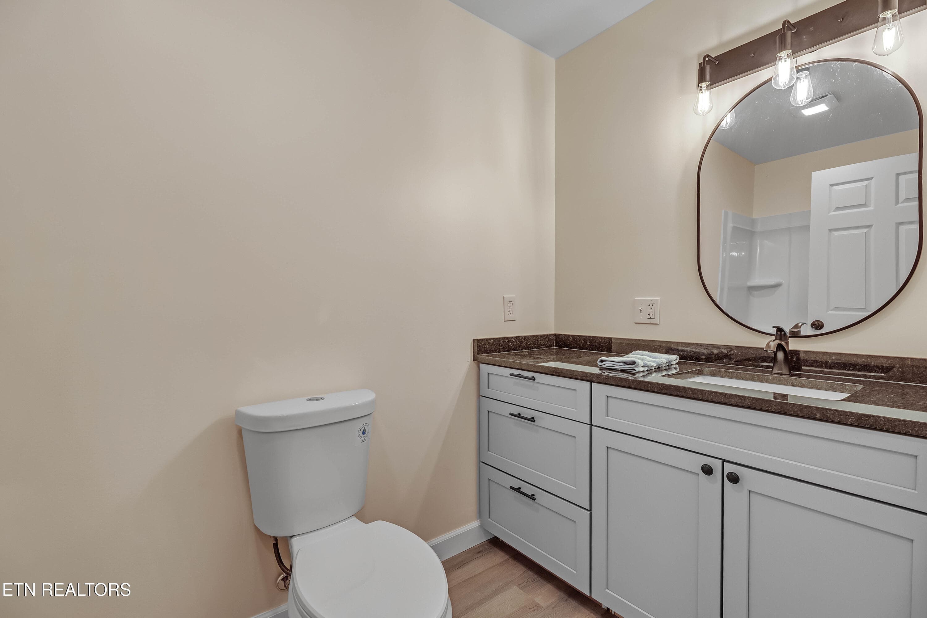 Full bathroom on the main - 5160 Indian Warpath Rd, Maryville, TN 37803