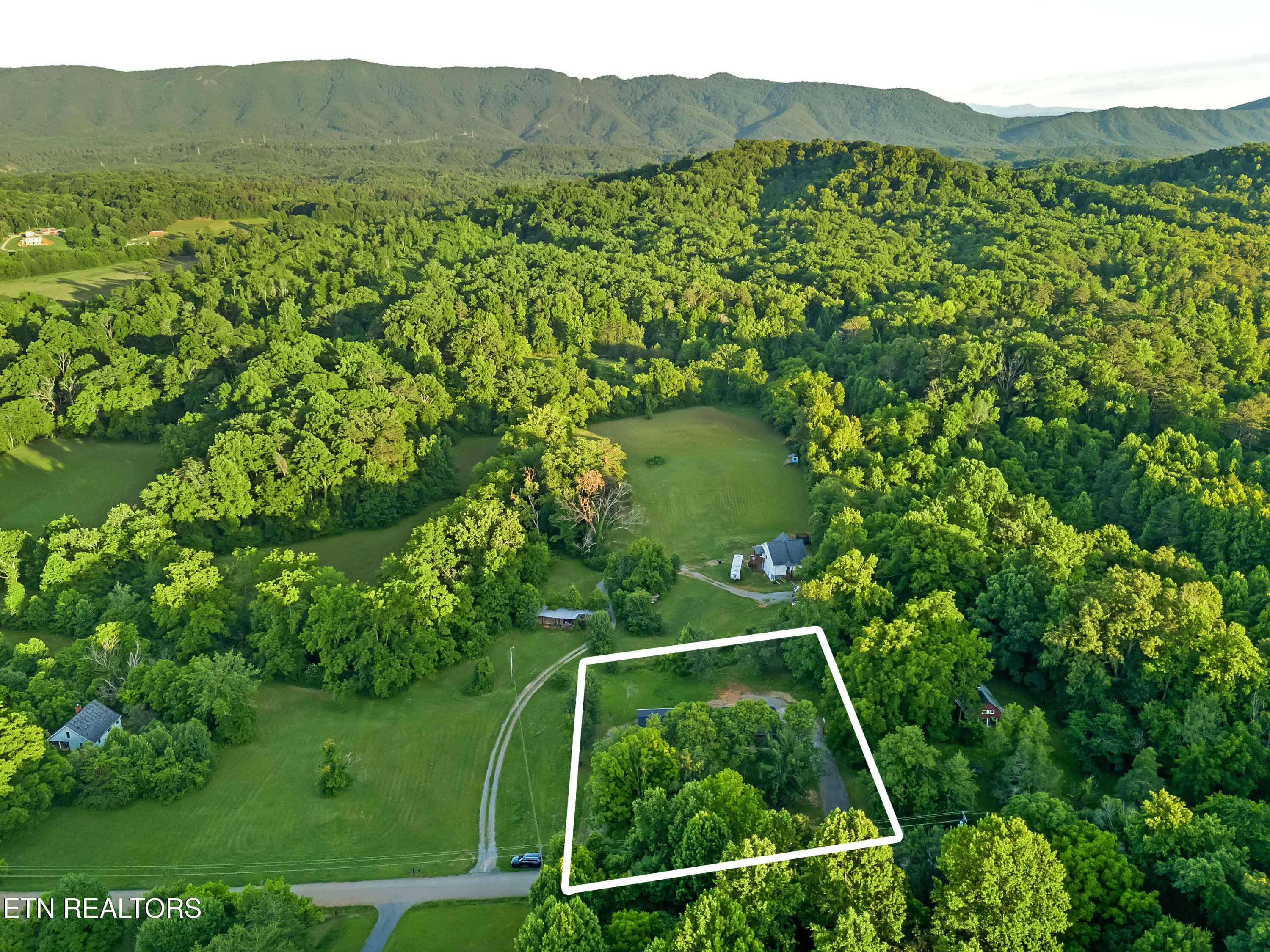 lot lines 3 - 5160 Indian Warpath Rd, Maryville, TN 37803