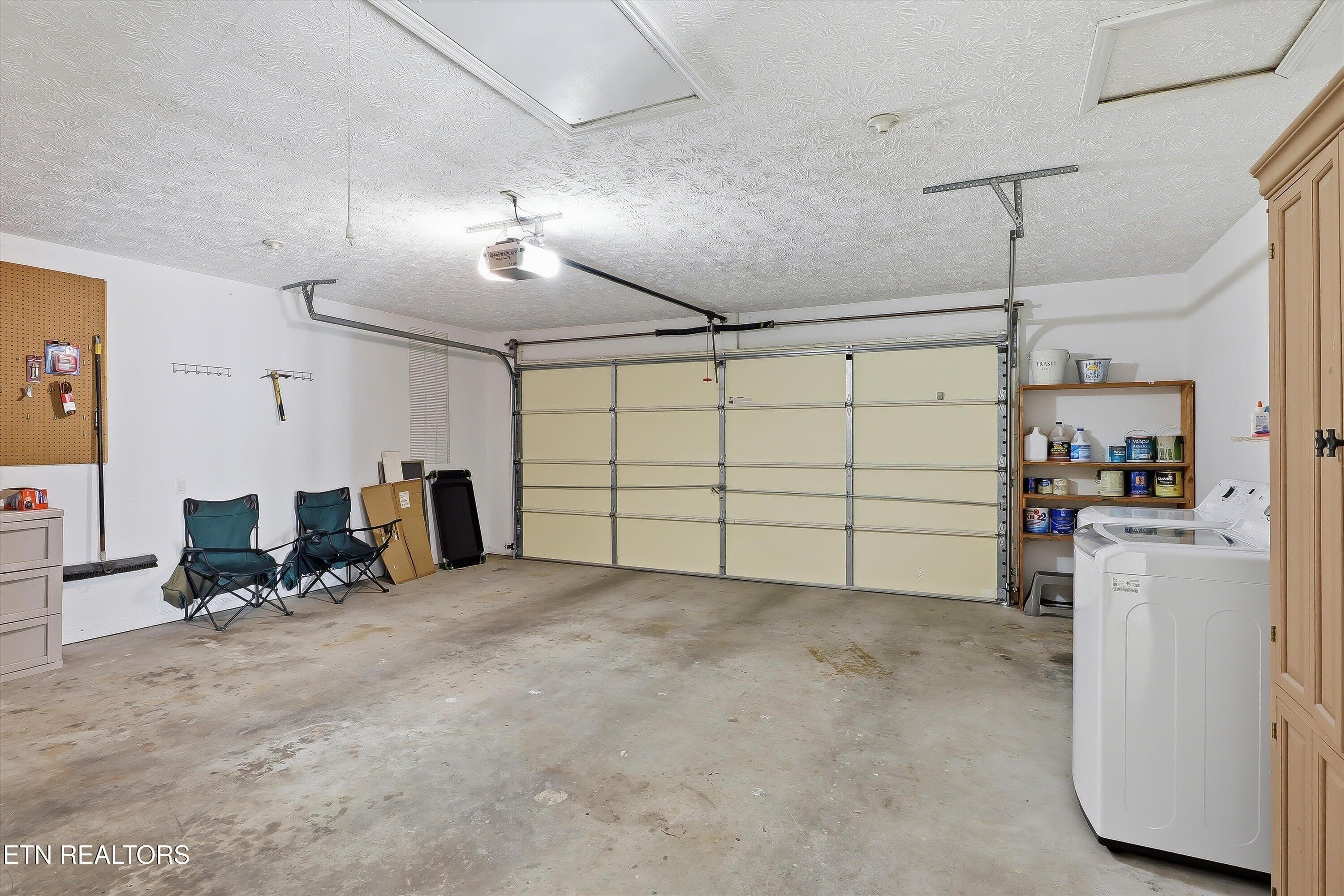 Garage - 904 Mount Lebanon Rd, Maryville, TN 37804