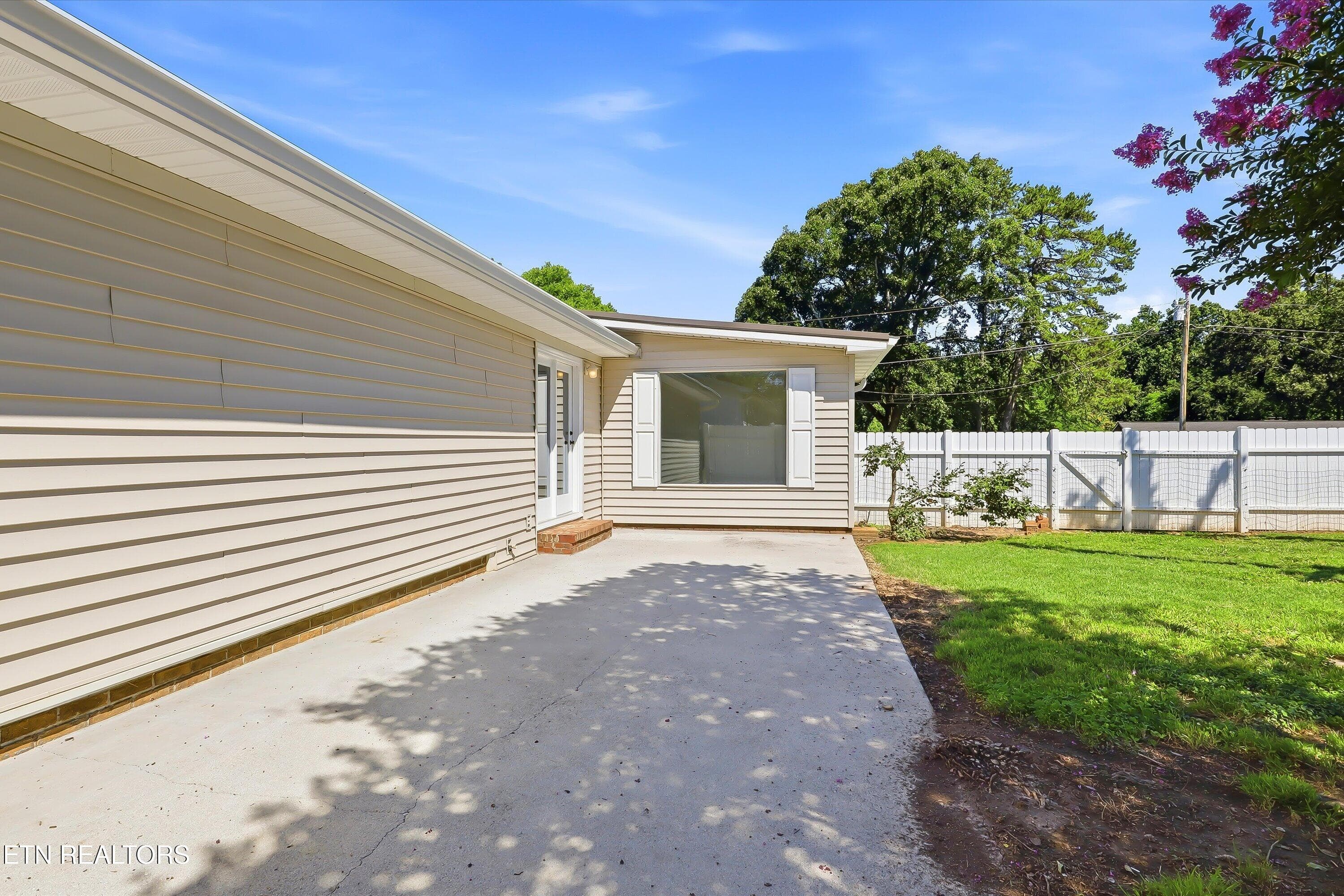 Back Patio - 904 Mount Lebanon Rd, Maryville, TN 37804
