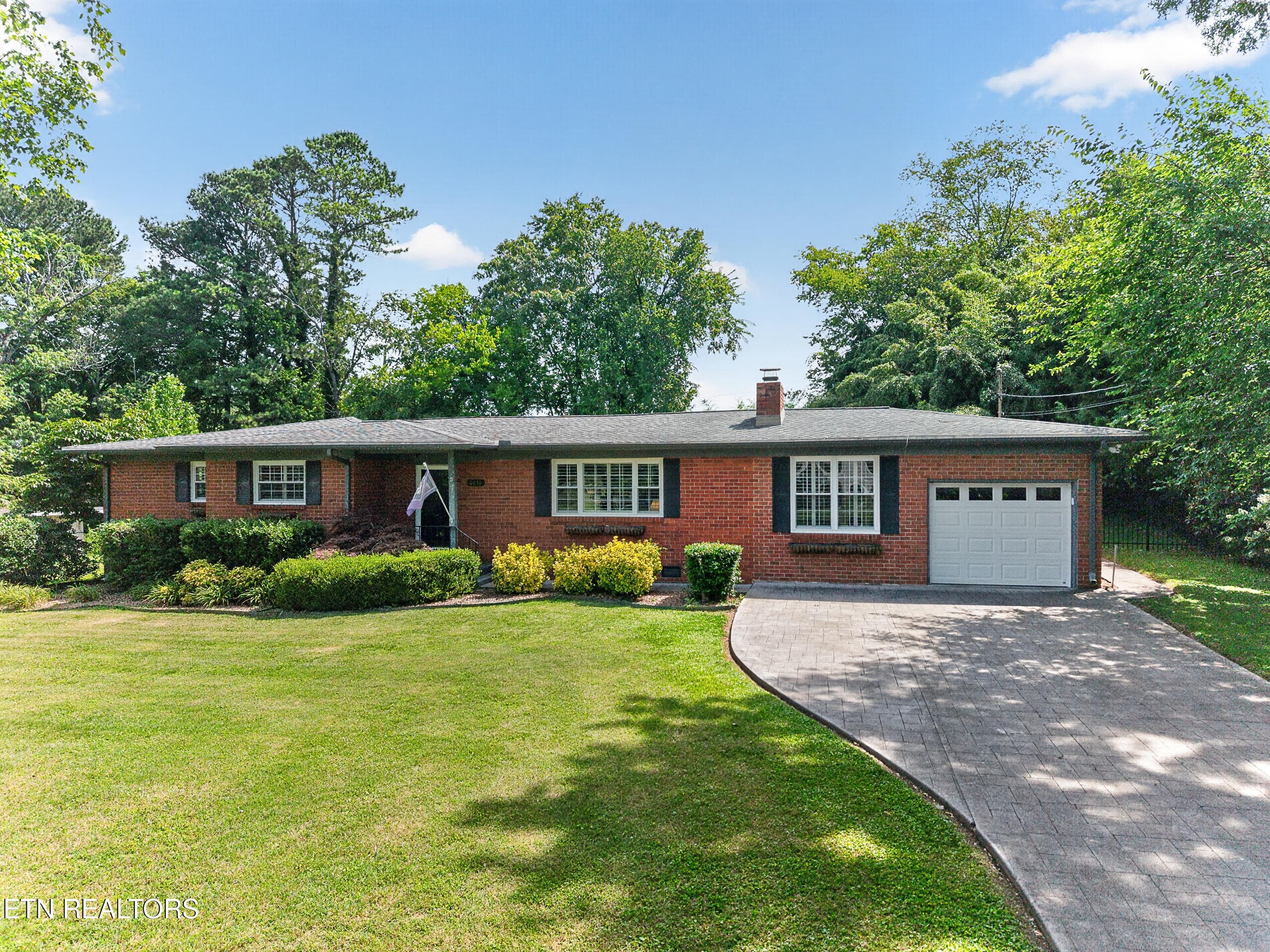 6810 Dorchester Drive, Knoxville, TN 37909