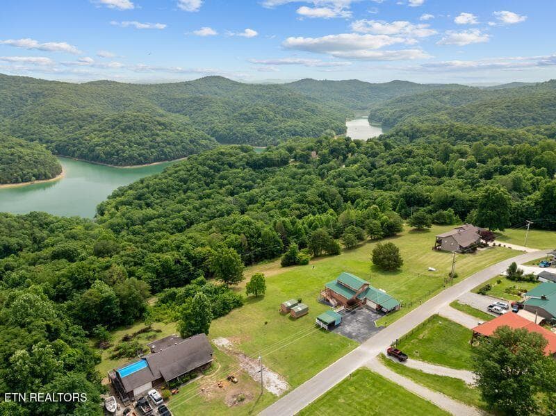 gedwill use 18 - 976 Livingston Boat Dock Rd, Allons, TN 38541