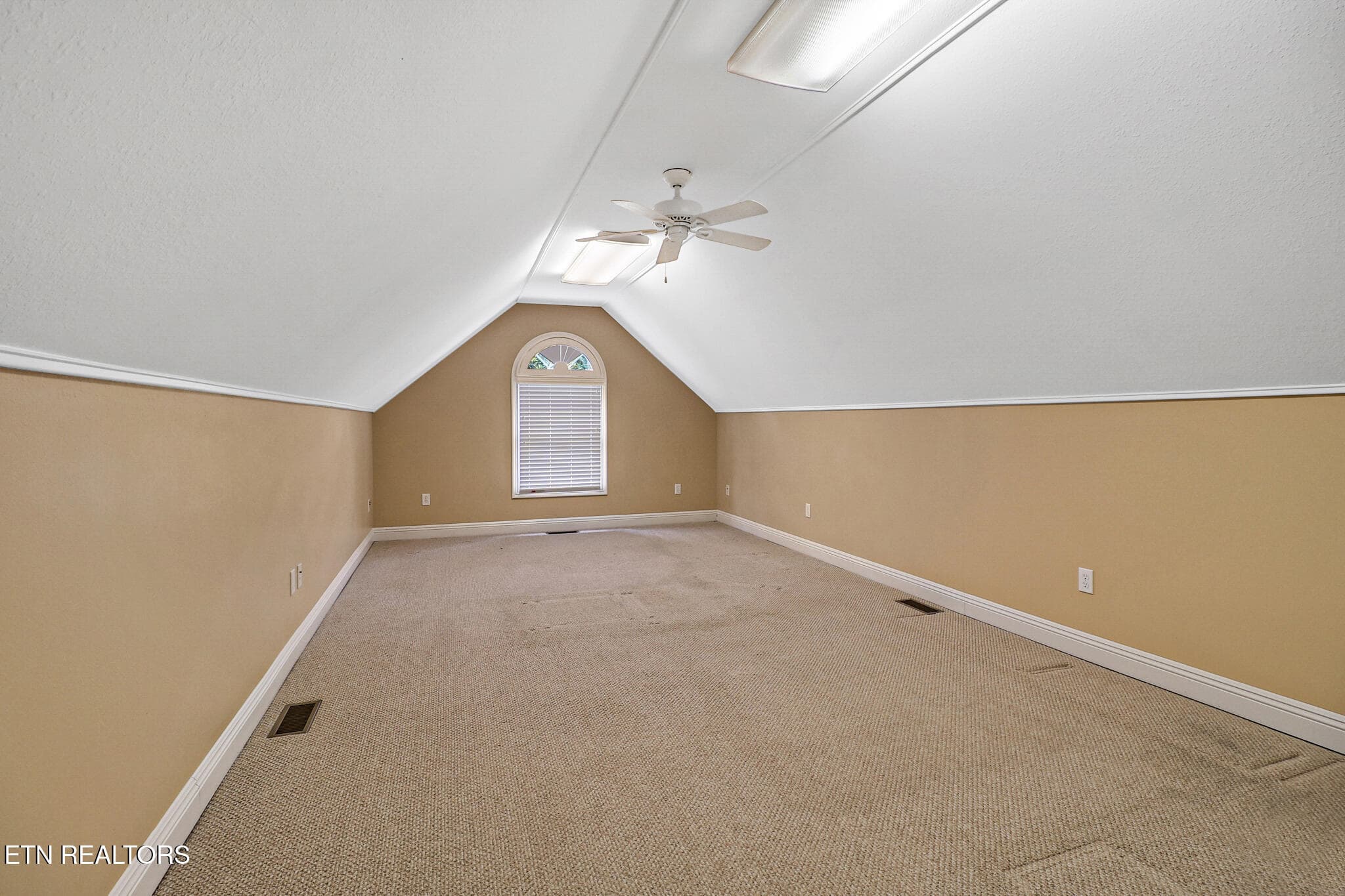 OVER GARAGE OFFICE/ RAFTROOM STORAGE - 105 Kings Down Drive, Fairfield Glade, TN 38558