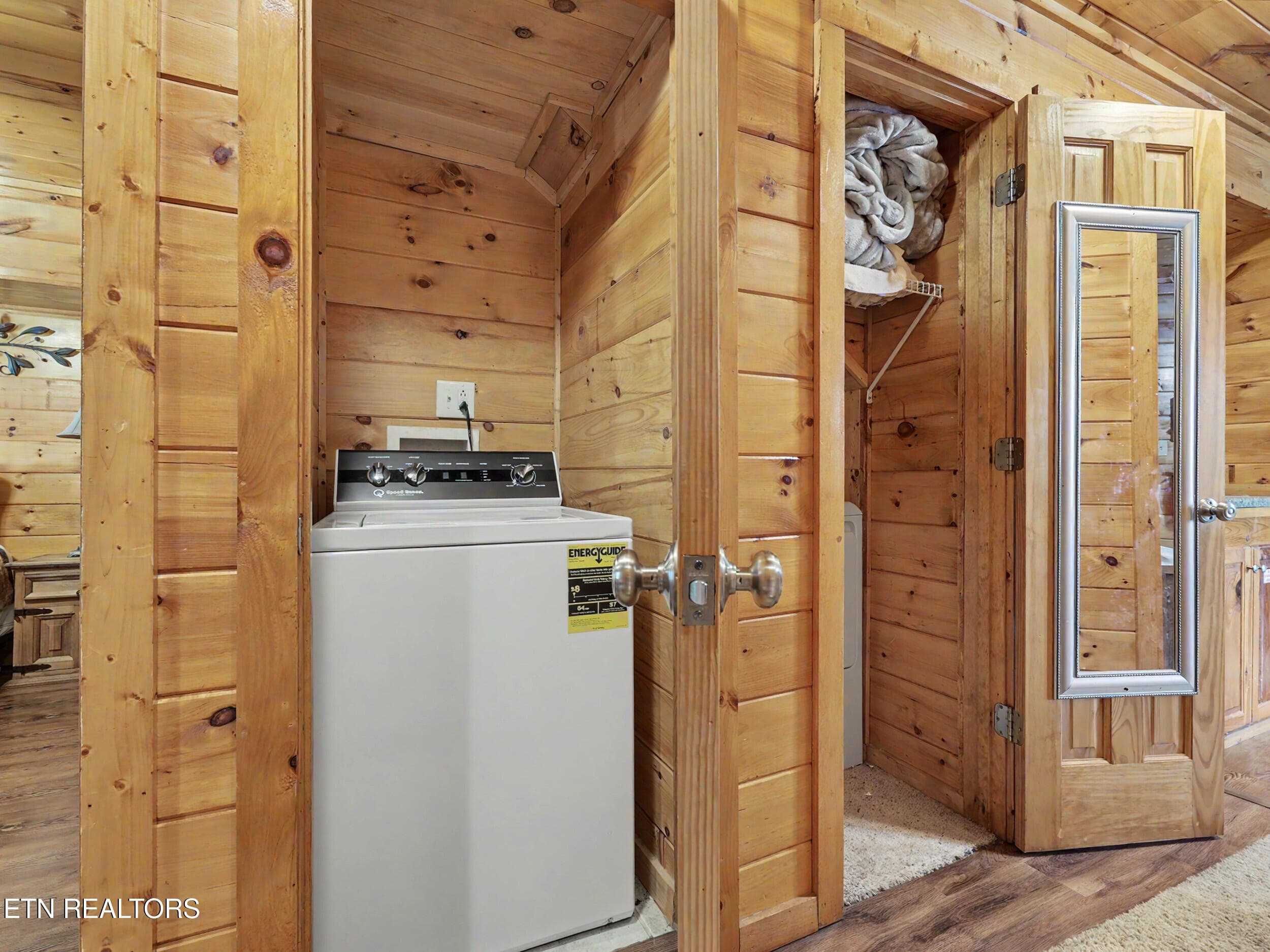 Washer Downstairs - 1629 Little Cabin Loop, Pigeon Forge, TN 37862, Pigeon Forge