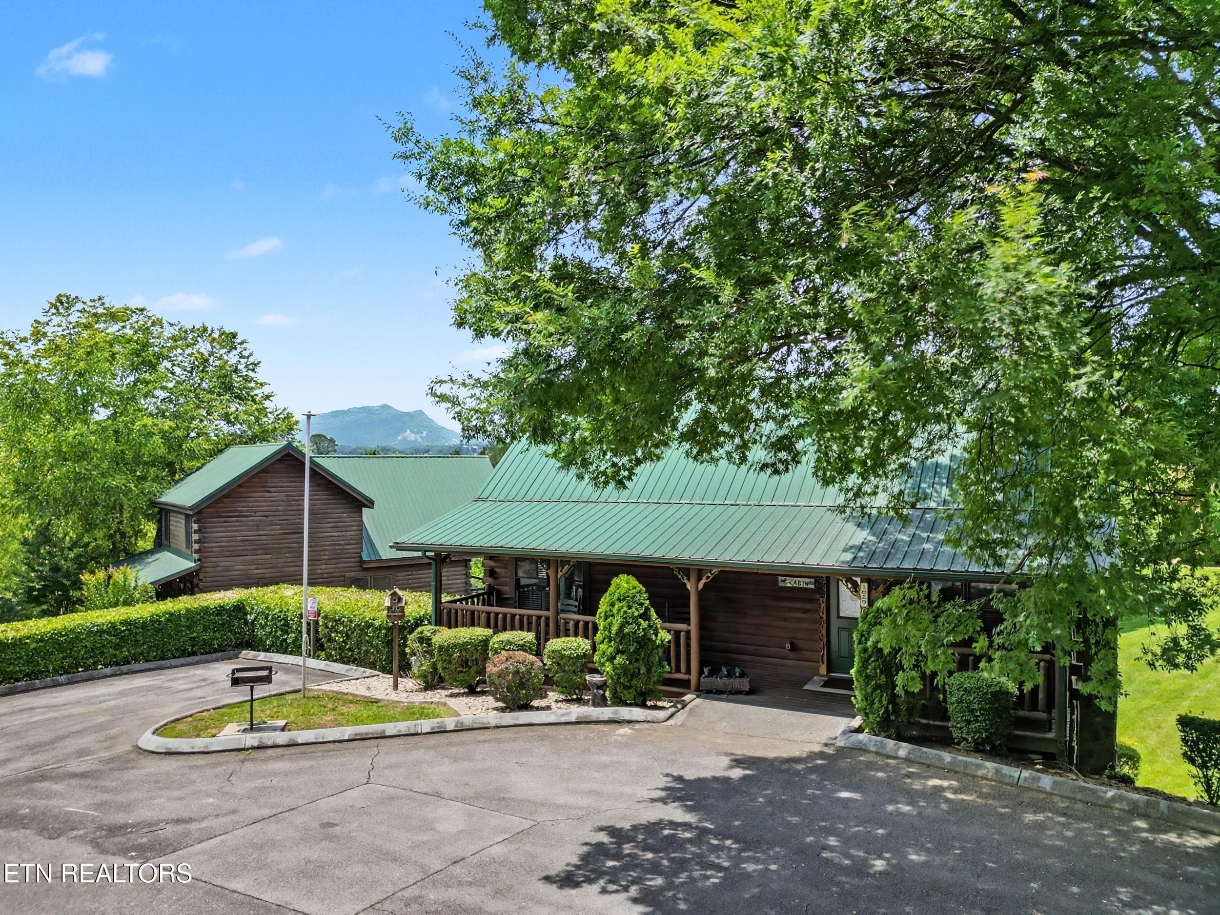 Plenty of Level Parking - 1629 Little Cabin Loop, Pigeon Forge, TN 37862, Pigeon Forge