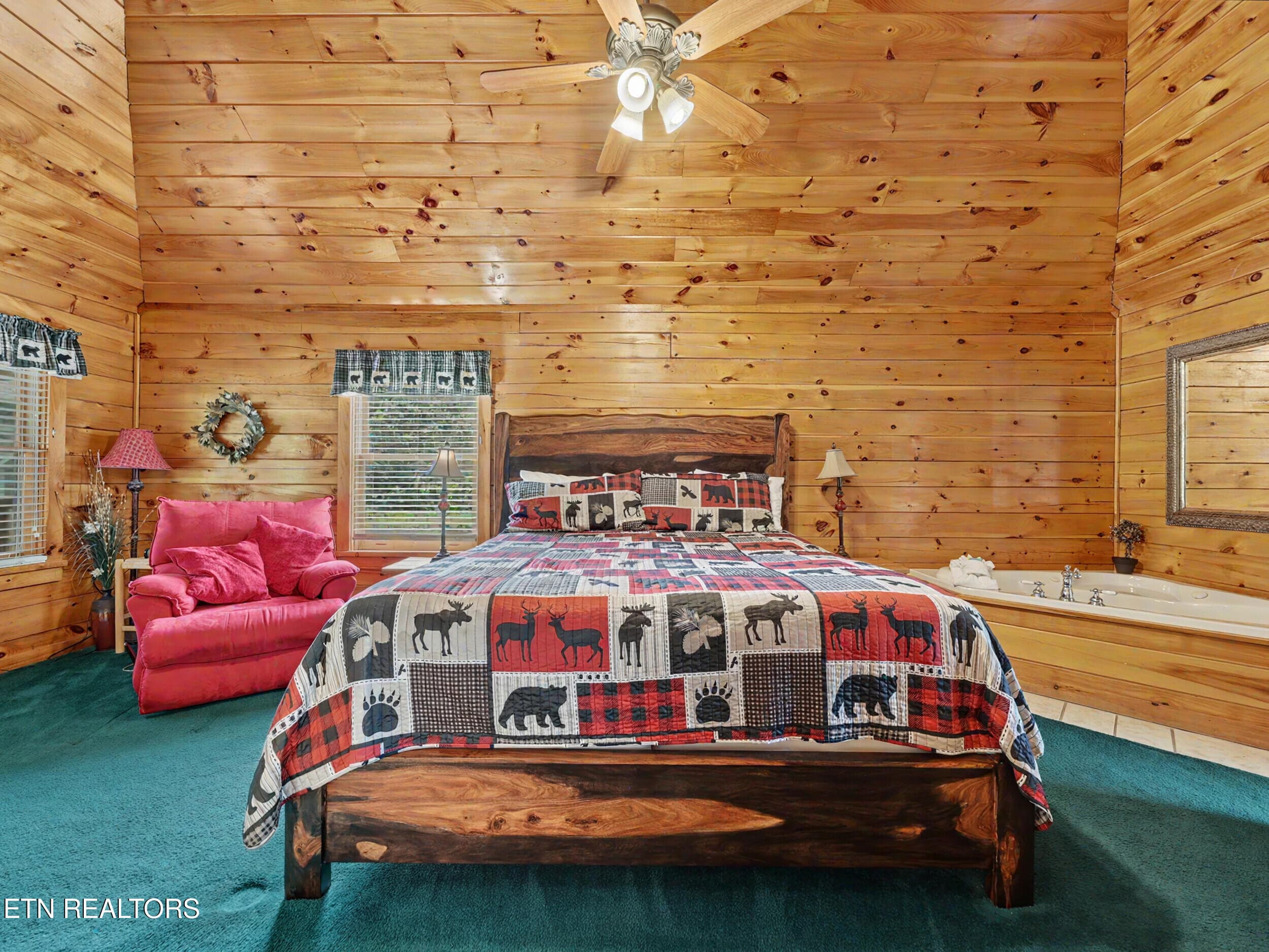 King Size Bed - 1629 Little Cabin Loop, Pigeon Forge, TN 37862, Pigeon Forge