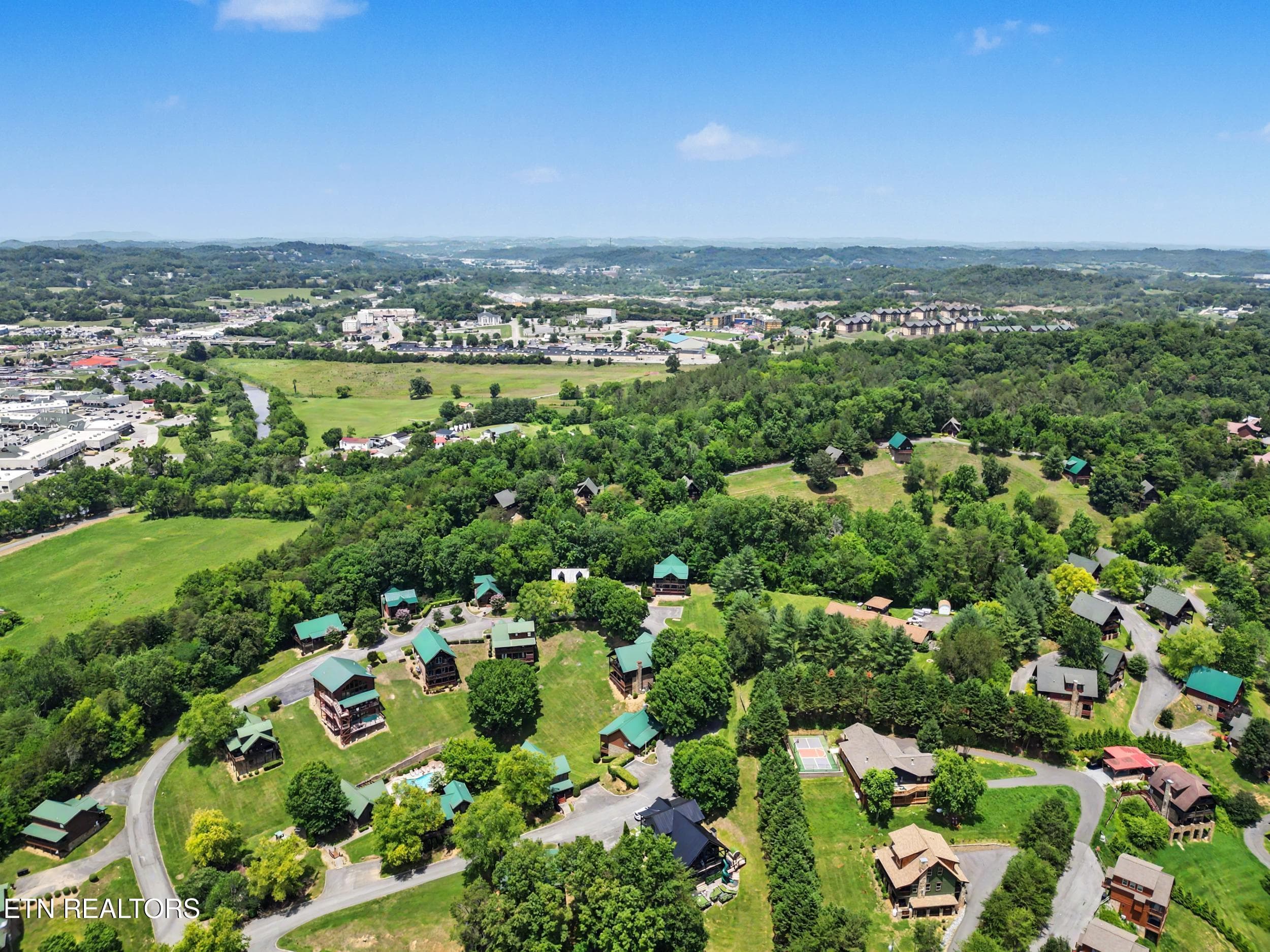Easy Access without Steep Roads - 1629 Little Cabin Loop, Pigeon Forge, TN 37862, Pigeon Forge