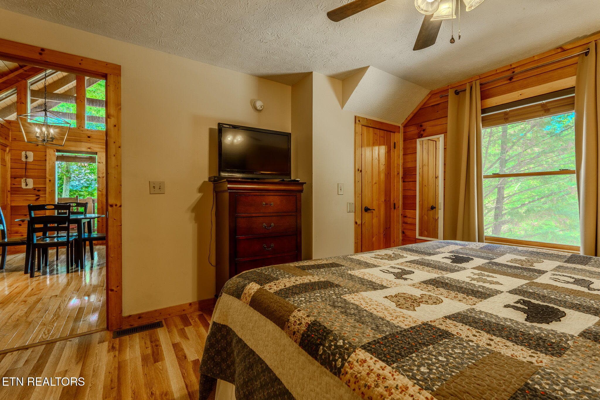 13-web-or-mls-_DSC1788-HDR - 914 High Mountain Way, Gatlinburg, TN 37738, Gatlinburg