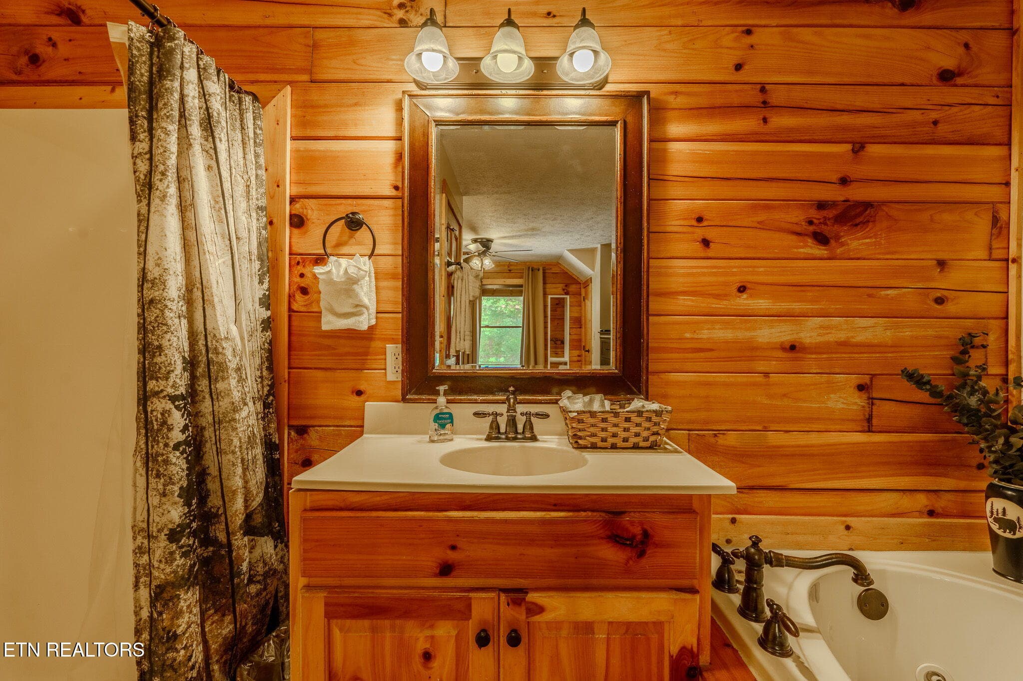 15-web-or-mls-_DSC1798-HDR - 914 High Mountain Way, Gatlinburg, TN 37738, Gatlinburg