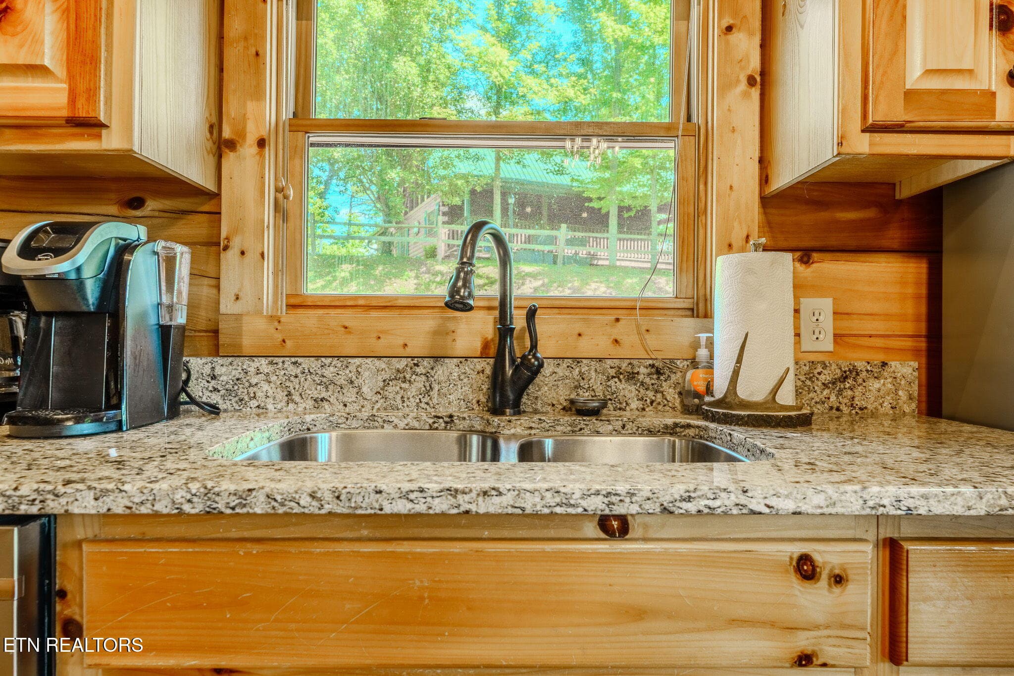5-web-or-mls-_DSC1723-HDR - 914 High Mountain Way, Gatlinburg, TN 37738, Gatlinburg