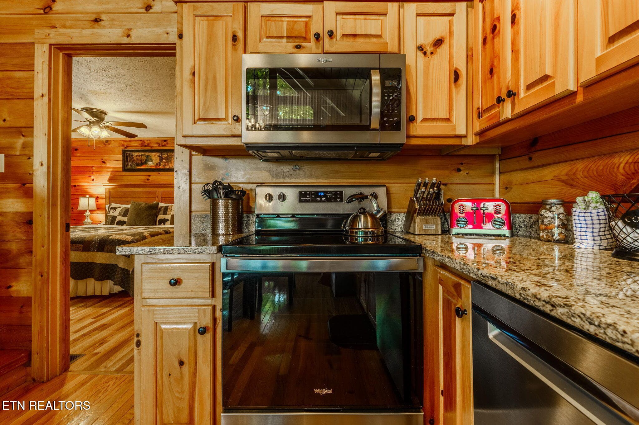 6-web-or-mls-_DSC1728-HDR - 914 High Mountain Way, Gatlinburg, TN 37738, Gatlinburg