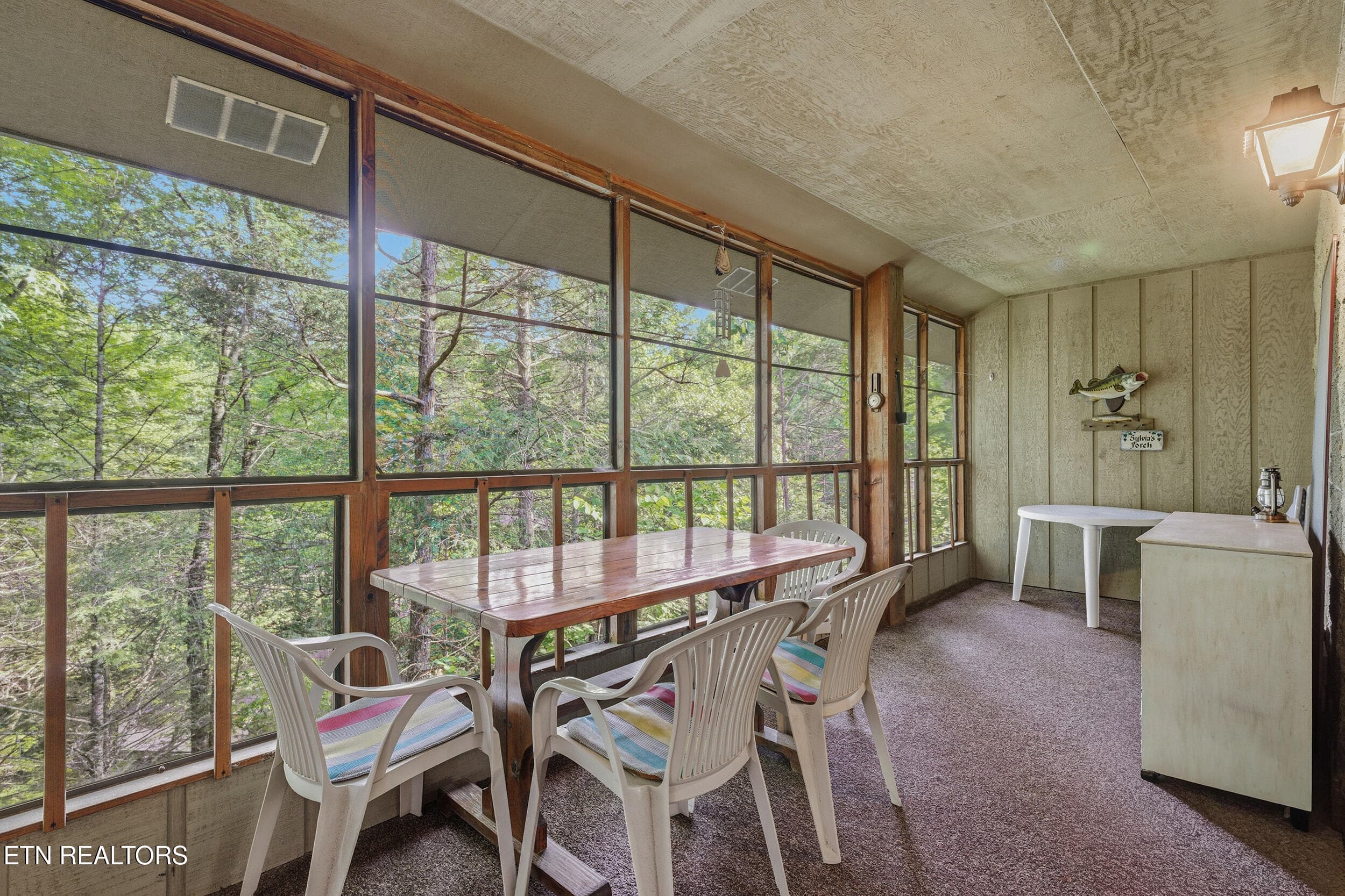 Screened Porch - 221 Woodland Rd UNIT 310, Gatlinburg, TN 37738, Gatlinburg
