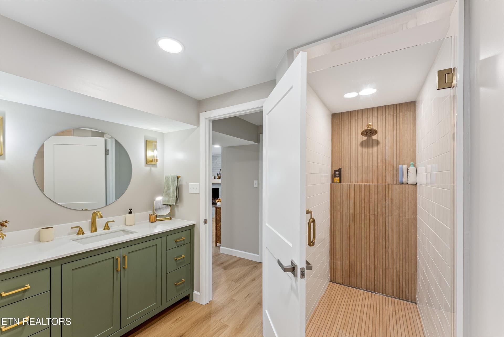 66-Ensuite Bath A3 - 101 Wayne Place, Oak Ridge, TN 37830